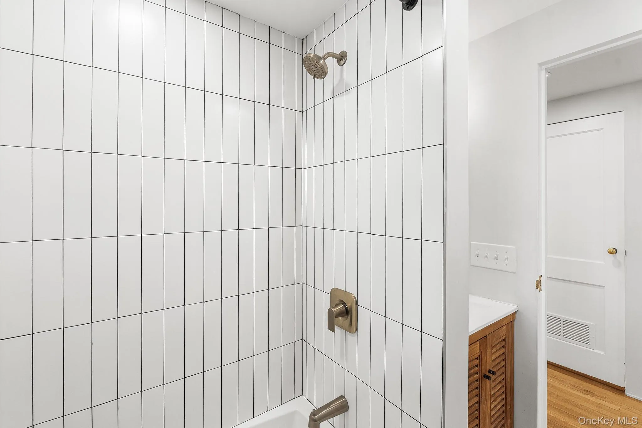 5 Maple Avenue, Ramapo, NY, 3 Bedrooms Bedrooms, 6 Rooms Rooms,2 BathroomsBathrooms,Residential,For Rent,Maple,0,1045168 5 Maple Avenue, Ramapo, NY, 3 Bedrooms Bedrooms, 6 Rooms Rooms,2 BathroomsBathrooms,Residential,For Rent,Maple,0,1045168