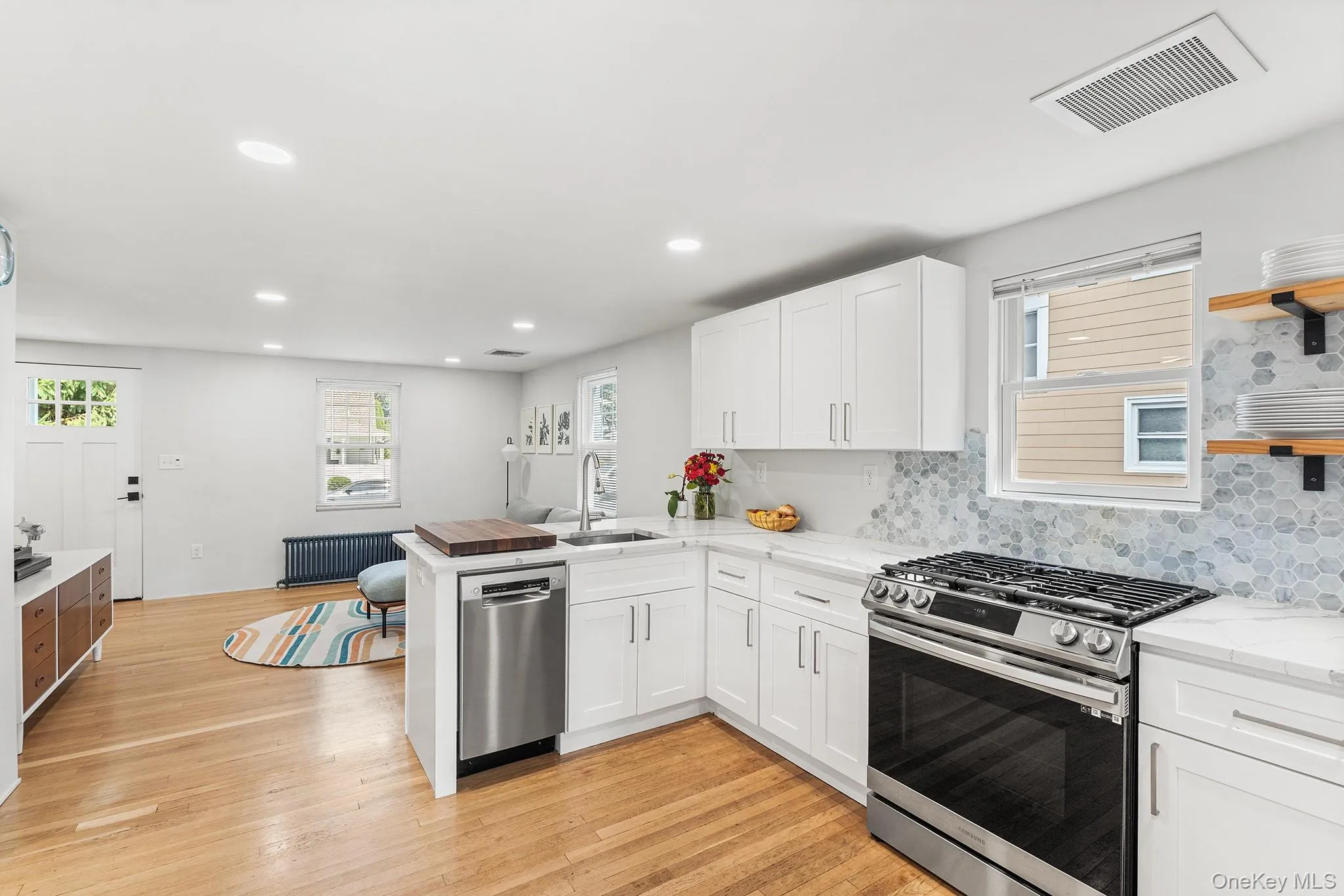 5 Maple Avenue, Ramapo, NY, 3 Bedrooms Bedrooms, 6 Rooms Rooms,2 BathroomsBathrooms,Residential,For Rent,Maple,0,1045168 5 Maple Avenue, Ramapo, NY, 3 Bedrooms Bedrooms, 6 Rooms Rooms,2 BathroomsBathrooms,Residential,For Rent,Maple,0,1045168