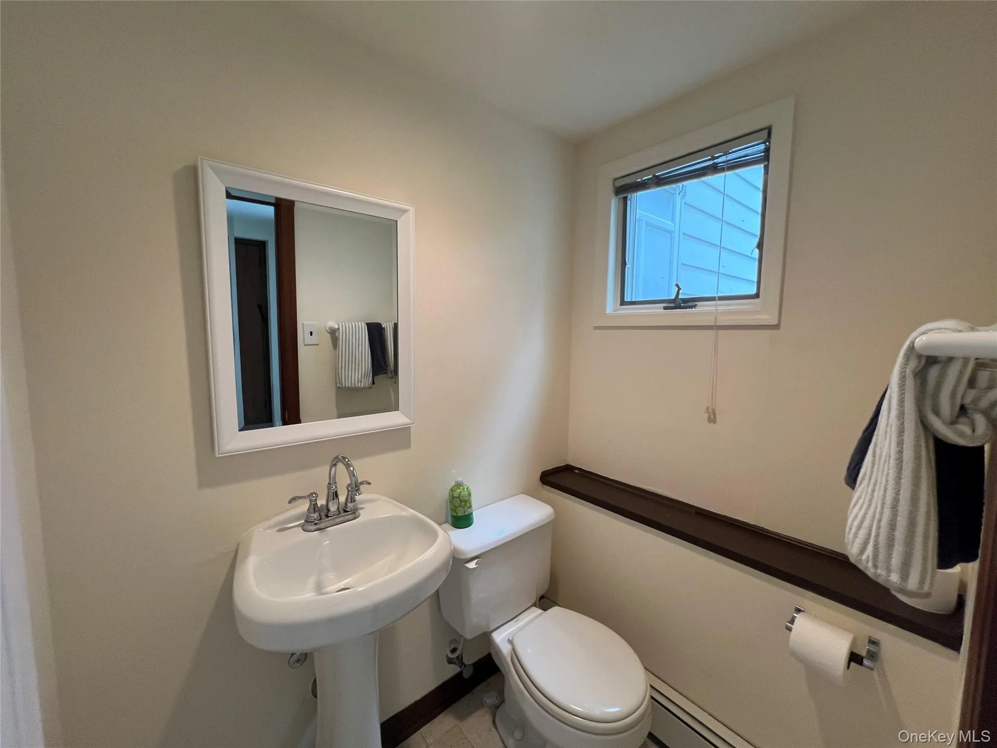 140 Hayes Street, Hempstead, NY, 3 Bedrooms Bedrooms, 7 Rooms Rooms,2 BathroomsBathrooms,Residential Lease,For Rent,Hayes,0,1045172 140 Hayes Street, Hempstead, NY, 3 Bedrooms Bedrooms, 7 Rooms Rooms,2 BathroomsBathrooms,Residential Lease,For Rent,Hayes,0,1045172