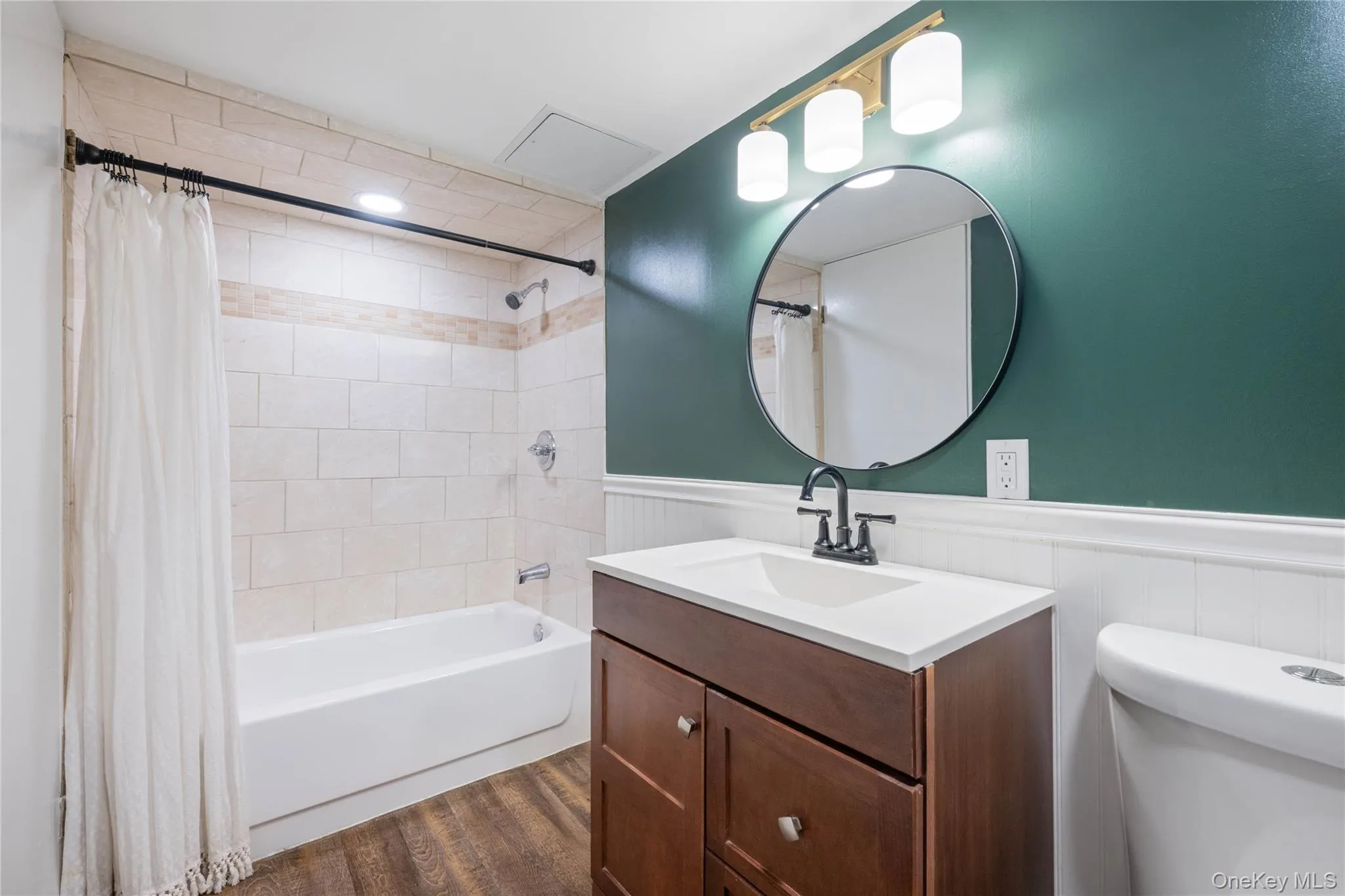 183 Drake Avenue, New Rochelle, NY, 2 Bedrooms Bedrooms, 9 Rooms Rooms,2 BathroomsBathrooms,Residential,For Rent,Drake,0,1045173 183 Drake Avenue, New Rochelle, NY, 2 Bedrooms Bedrooms, 9 Rooms Rooms,2 BathroomsBathrooms,Residential,For Rent,Drake,0,1045173