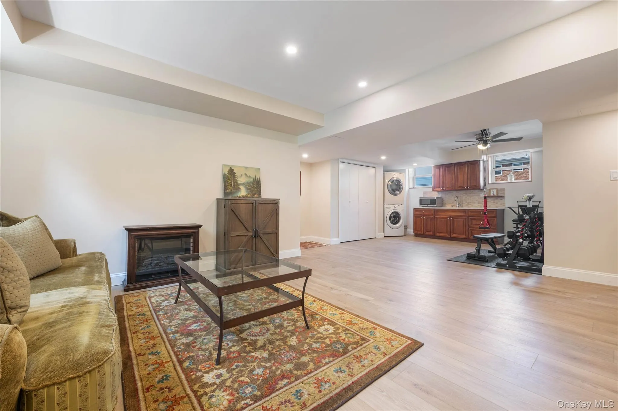 183 Drake Avenue, New Rochelle, NY, 2 Bedrooms Bedrooms, 9 Rooms Rooms,2 BathroomsBathrooms,Residential,For Rent,Drake,0,1045173 183 Drake Avenue, New Rochelle, NY, 2 Bedrooms Bedrooms, 9 Rooms Rooms,2 BathroomsBathrooms,Residential,For Rent,Drake,0,1045173