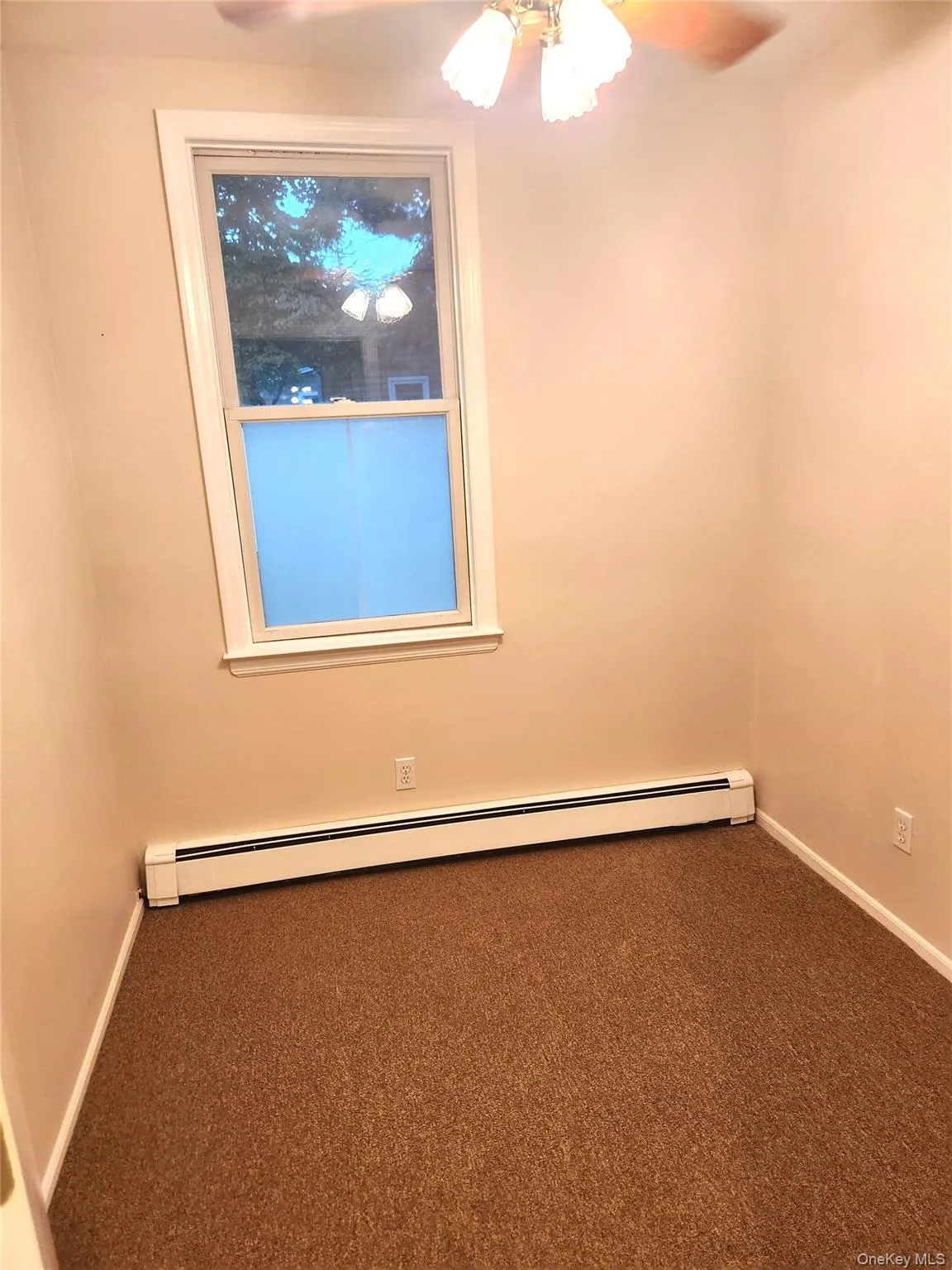 Small Third bedroom or office. Small Third bedroom or office.