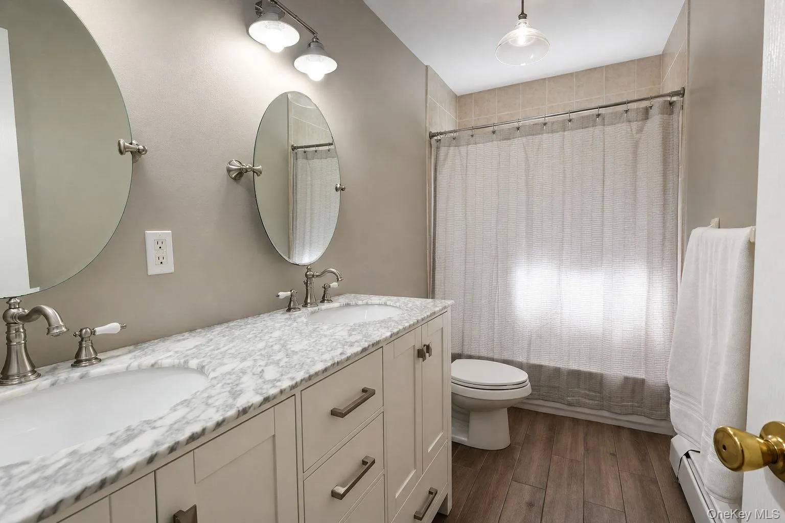 Full second floor hall bath Full second floor hall bath