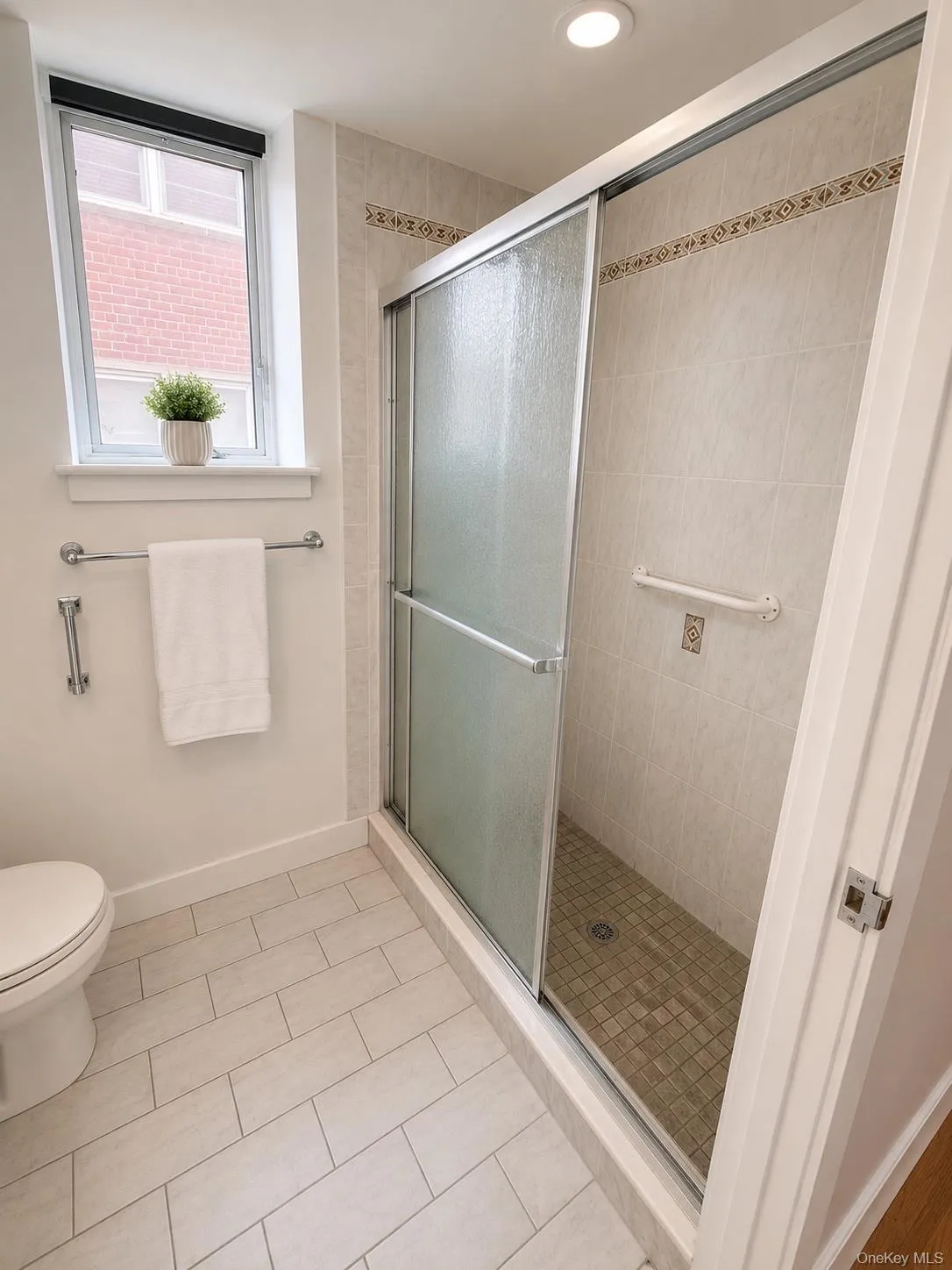 10 Canterbury Road, North Hempstead, NY, 1 Bedroom Bedrooms, 2 Rooms Rooms,1 BathroomBathrooms,Residential Lease,For Rent,Canterbury Road,0,1045178 10 Canterbury Road, North Hempstead, NY, 1 Bedroom Bedrooms, 2 Rooms Rooms,1 BathroomBathrooms,Residential Lease,For Rent,Canterbury Road,0,1045178