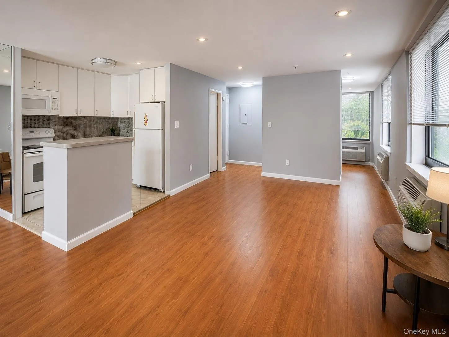 10 Canterbury Road, North Hempstead, NY, 1 Bedroom Bedrooms, 2 Rooms Rooms,1 BathroomBathrooms,Residential Lease,For Rent,Canterbury Road,0,1045178 10 Canterbury Road, North Hempstead, NY, 1 Bedroom Bedrooms, 2 Rooms Rooms,1 BathroomBathrooms,Residential Lease,For Rent,Canterbury Road,0,1045178