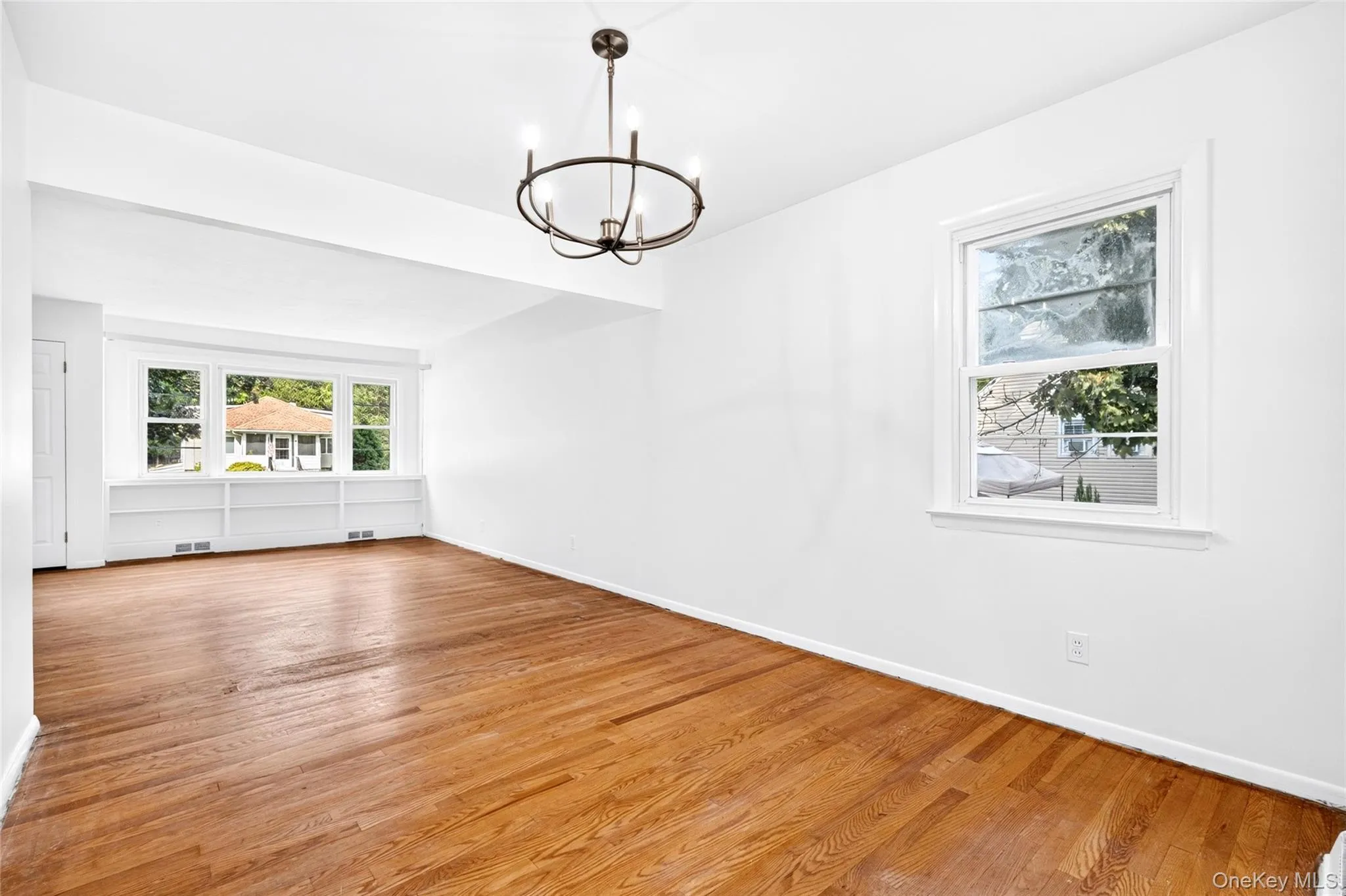 92 Kings Highway, Clarkstown, NY, 7 Bedrooms Bedrooms, 12 Rooms Rooms,2 BathroomsBathrooms,Residential,For Rent,Kings,0,1045187 92 Kings Highway, Clarkstown, NY, 7 Bedrooms Bedrooms, 12 Rooms Rooms,2 BathroomsBathrooms,Residential,For Rent,Kings,0,1045187