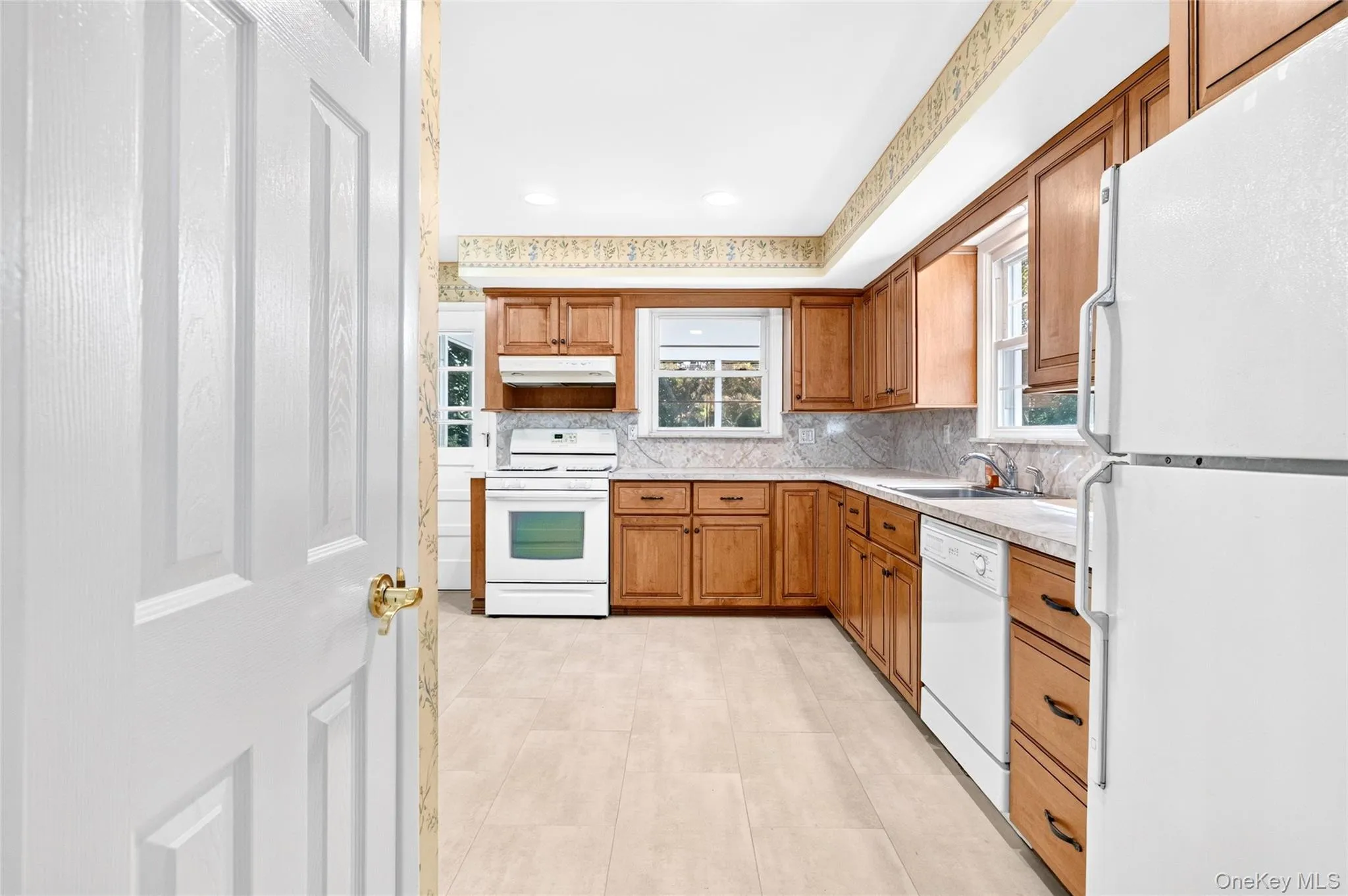 92 Kings Highway, Clarkstown, NY, 7 Bedrooms Bedrooms, 12 Rooms Rooms,2 BathroomsBathrooms,Residential,For Rent,Kings,0,1045187 92 Kings Highway, Clarkstown, NY, 7 Bedrooms Bedrooms, 12 Rooms Rooms,2 BathroomsBathrooms,Residential,For Rent,Kings,0,1045187