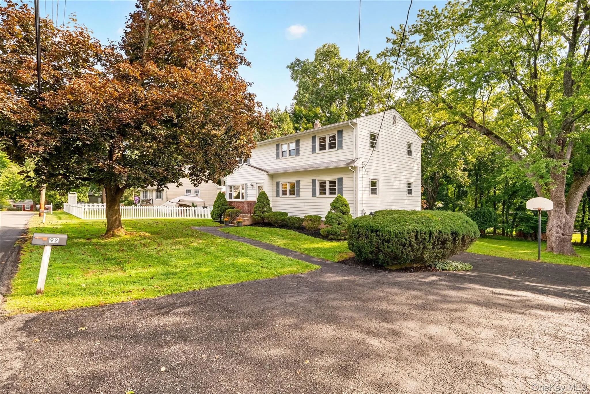 92 Kings Highway, Clarkstown, NY, 7 Bedrooms Bedrooms, 12 Rooms Rooms,2 BathroomsBathrooms,Residential,For Rent,Kings,0,1045187 92 Kings Highway, Clarkstown, NY, 7 Bedrooms Bedrooms, 12 Rooms Rooms,2 BathroomsBathrooms,Residential,For Rent,Kings,0,1045187
