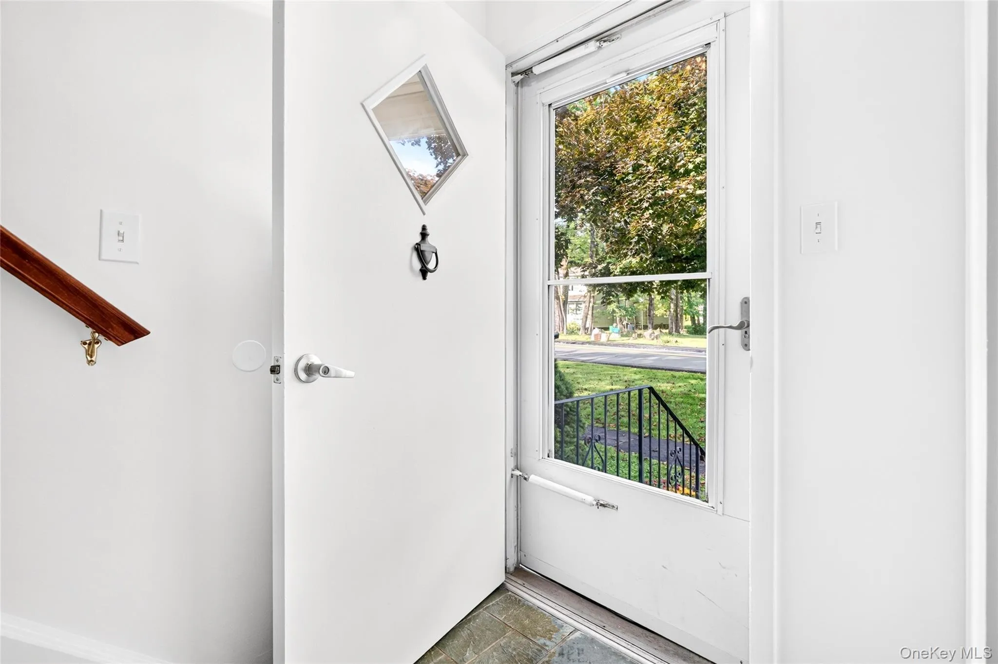 92 Kings Highway, Clarkstown, NY, 7 Bedrooms Bedrooms, 12 Rooms Rooms,2 BathroomsBathrooms,Residential,For Rent,Kings,0,1045187 92 Kings Highway, Clarkstown, NY, 7 Bedrooms Bedrooms, 12 Rooms Rooms,2 BathroomsBathrooms,Residential,For Rent,Kings,0,1045187