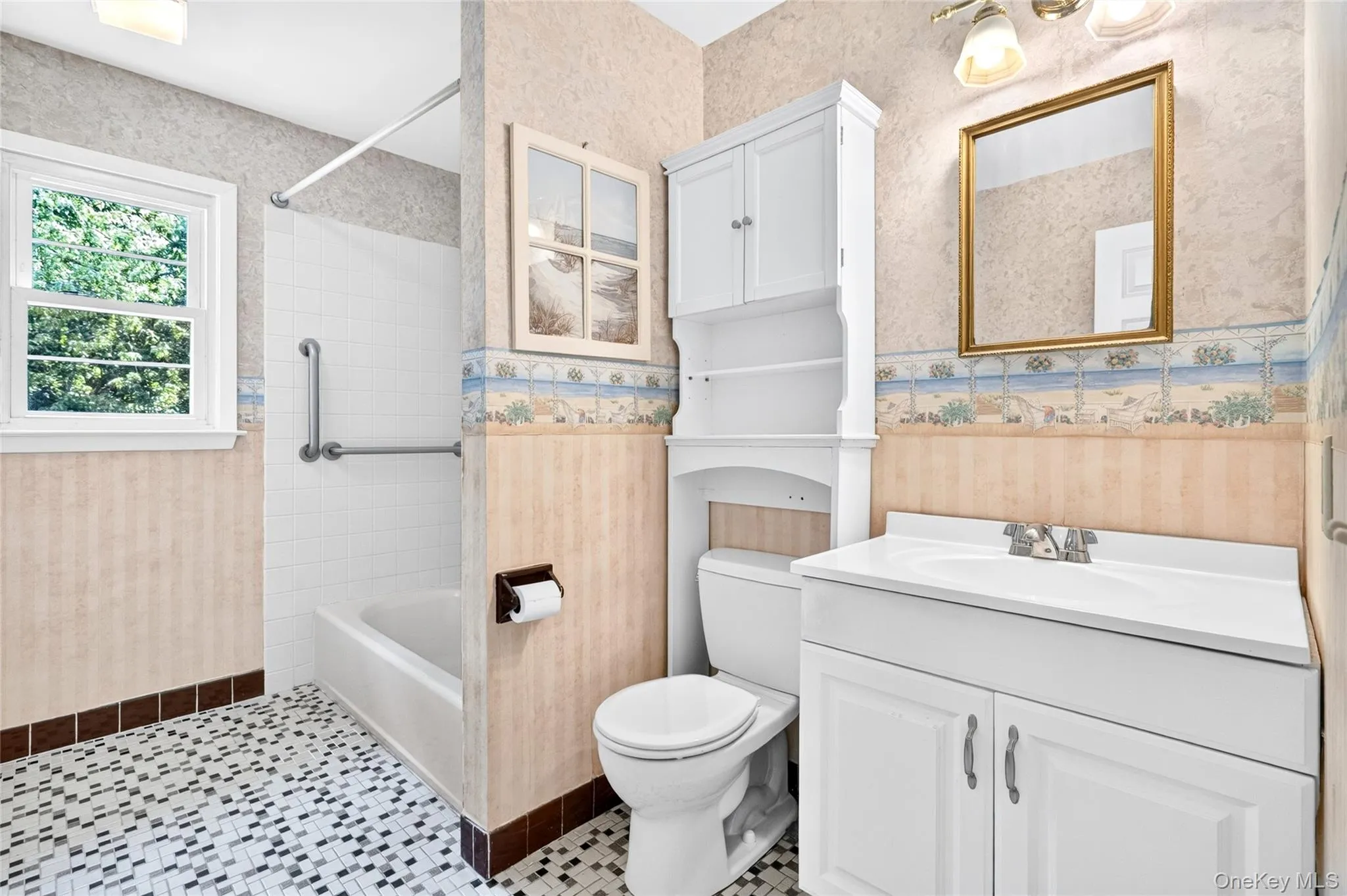 92 Kings Highway, Clarkstown, NY, 7 Bedrooms Bedrooms, 12 Rooms Rooms,2 BathroomsBathrooms,Residential,For Rent,Kings,0,1045187 92 Kings Highway, Clarkstown, NY, 7 Bedrooms Bedrooms, 12 Rooms Rooms,2 BathroomsBathrooms,Residential,For Rent,Kings,0,1045187