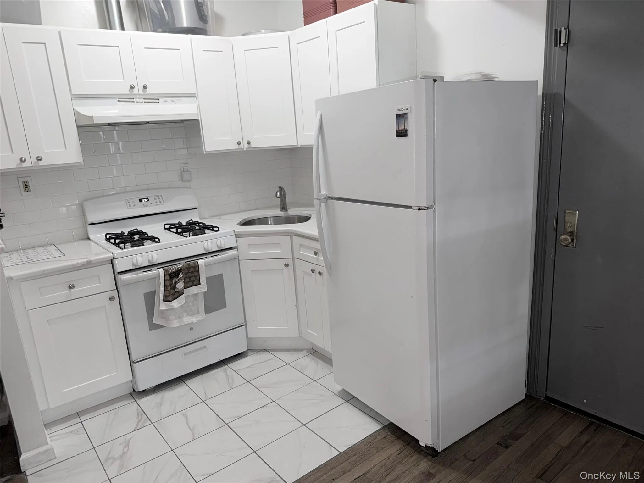 2150 Dean Street, New York, NY, 3 Bedrooms Bedrooms, 6 Rooms Rooms,1 BathroomBathrooms,Residential Lease,For Rent,Dean,0,1045189 2150 Dean Street, New York, NY, 3 Bedrooms Bedrooms, 6 Rooms Rooms,1 BathroomBathrooms,Residential Lease,For Rent,Dean,0,1045189