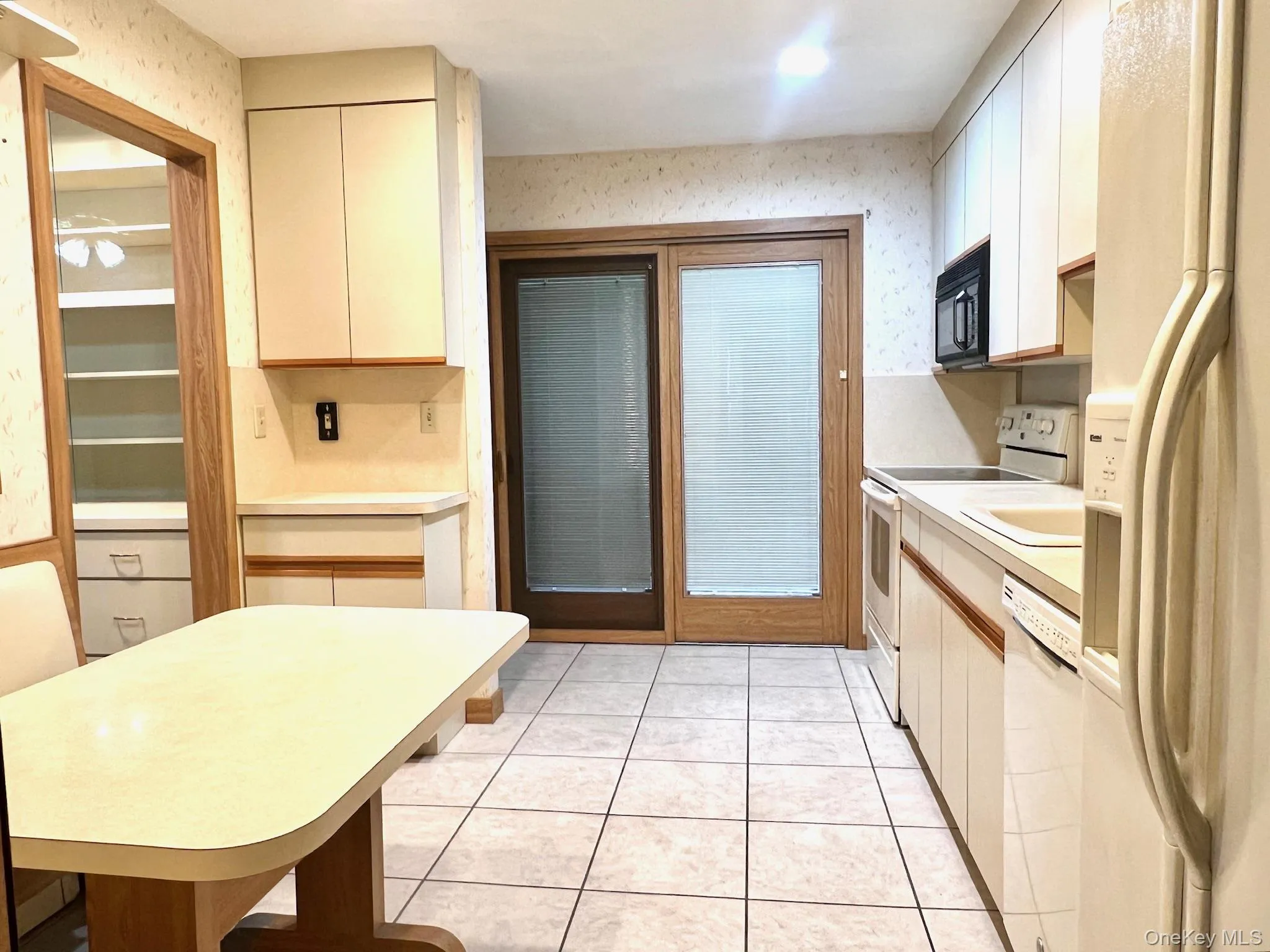 97 Ellery Street, Islip, NY, 3 Bedrooms Bedrooms, 7 Rooms Rooms,1 BathroomBathrooms,Residential,For Rent,Ellery,0,1045193 97 Ellery Street, Islip, NY, 3 Bedrooms Bedrooms, 7 Rooms Rooms,1 BathroomBathrooms,Residential,For Rent,Ellery,0,1045193