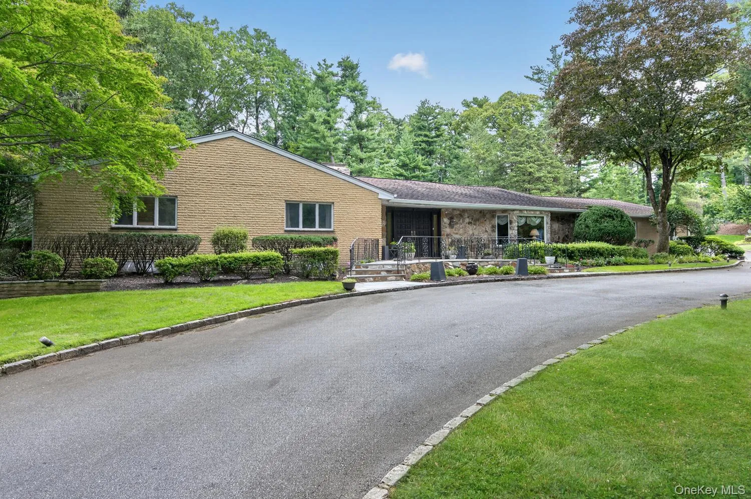 10 Dorchester Drive, Oyster Bay, NY, 5 Bedrooms Bedrooms, 14 Rooms Rooms,4 BathroomsBathrooms,Residential,For Rent,Dorchester,0,1045194 10 Dorchester Drive, Oyster Bay, NY, 5 Bedrooms Bedrooms, 14 Rooms Rooms,4 BathroomsBathrooms,Residential,For Rent,Dorchester,0,1045194