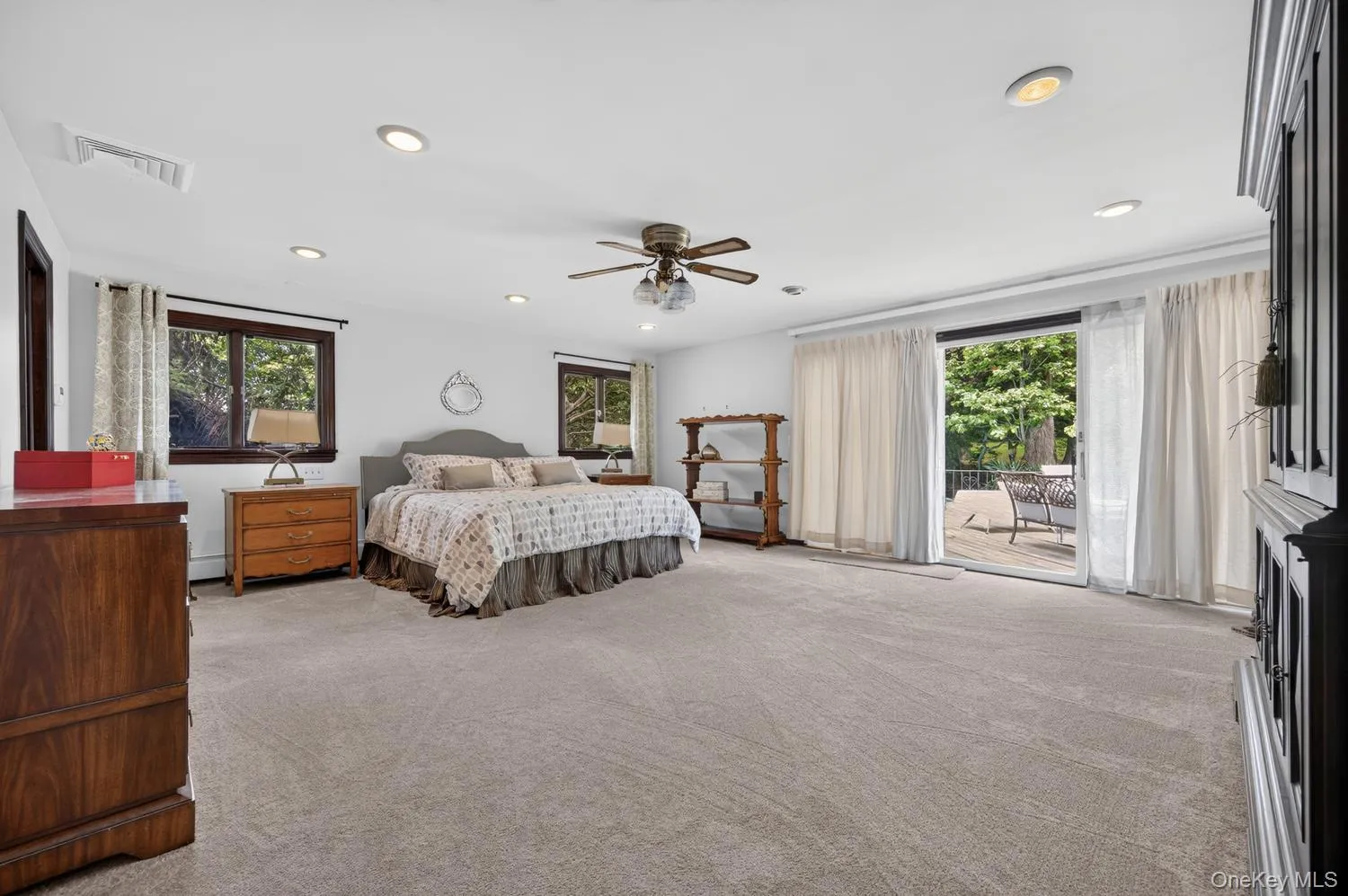 10 Dorchester Drive, Oyster Bay, NY, 5 Bedrooms Bedrooms, 14 Rooms Rooms,4 BathroomsBathrooms,Residential,For Rent,Dorchester,0,1045194 10 Dorchester Drive, Oyster Bay, NY, 5 Bedrooms Bedrooms, 14 Rooms Rooms,4 BathroomsBathrooms,Residential,For Rent,Dorchester,0,1045194