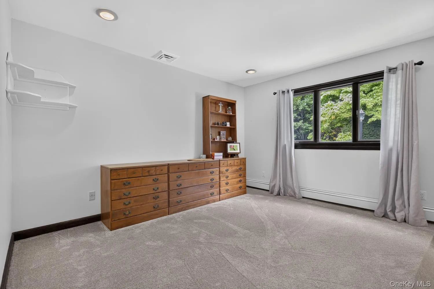 10 Dorchester Drive, Oyster Bay, NY, 5 Bedrooms Bedrooms, 14 Rooms Rooms,4 BathroomsBathrooms,Residential,For Rent,Dorchester,0,1045194 10 Dorchester Drive, Oyster Bay, NY, 5 Bedrooms Bedrooms, 14 Rooms Rooms,4 BathroomsBathrooms,Residential,For Rent,Dorchester,0,1045194