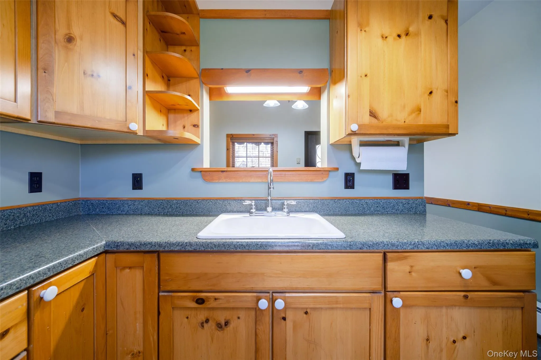 Kitchen featuring sink Kitchen featuring sink