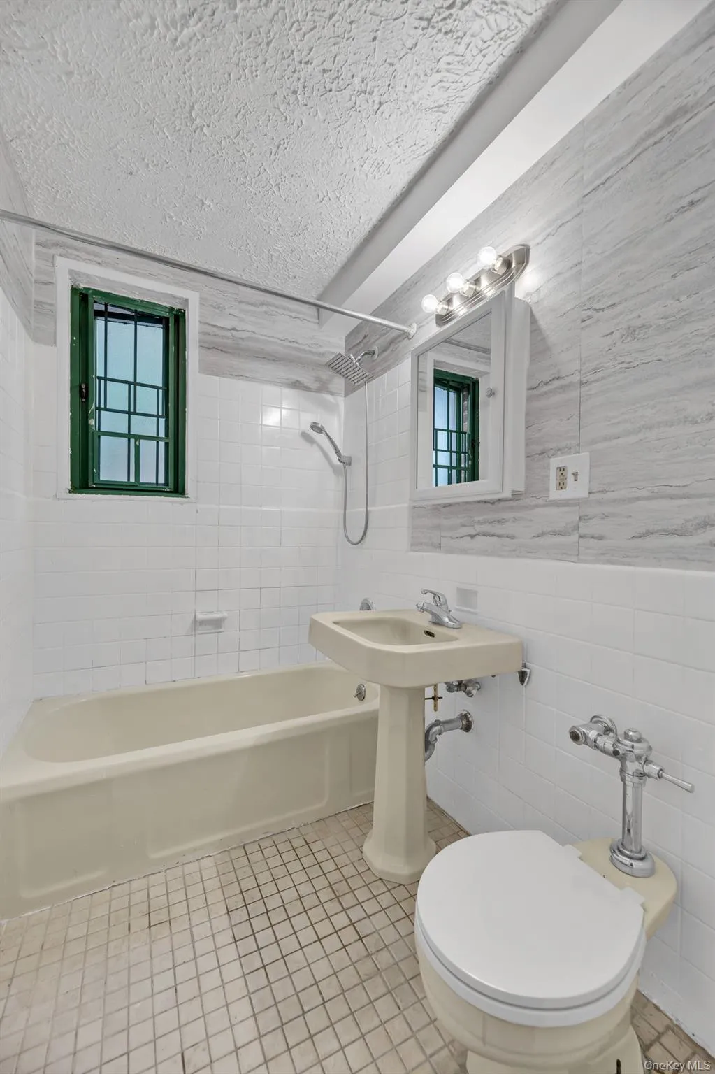 7 Metropolitan Oval, New York, NY, 1 Bedroom Bedrooms, 3 Room Rooms,1 BathroomBathrooms,Residential Lease,For Rent,Metropolitan,0,1045205 7 Metropolitan Oval, New York, NY, 1 Bedroom Bedrooms, 3 Room Rooms,1 BathroomBathrooms,Residential Lease,For Rent,Metropolitan,0,1045205