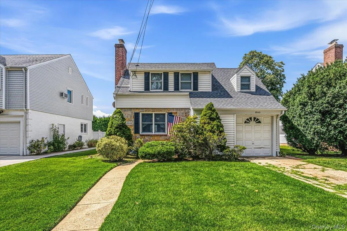 1860 Rockville Drive, Hempstead, NY, 4 Bedrooms Bedrooms, 8 Rooms Rooms,1 BathroomBathrooms,Residential,For Rent,Rockville,0,1045207 1860 Rockville Drive, Hempstead, NY, 4 Bedrooms Bedrooms, 8 Rooms Rooms,1 BathroomBathrooms,Residential,For Rent,Rockville,0,1045207