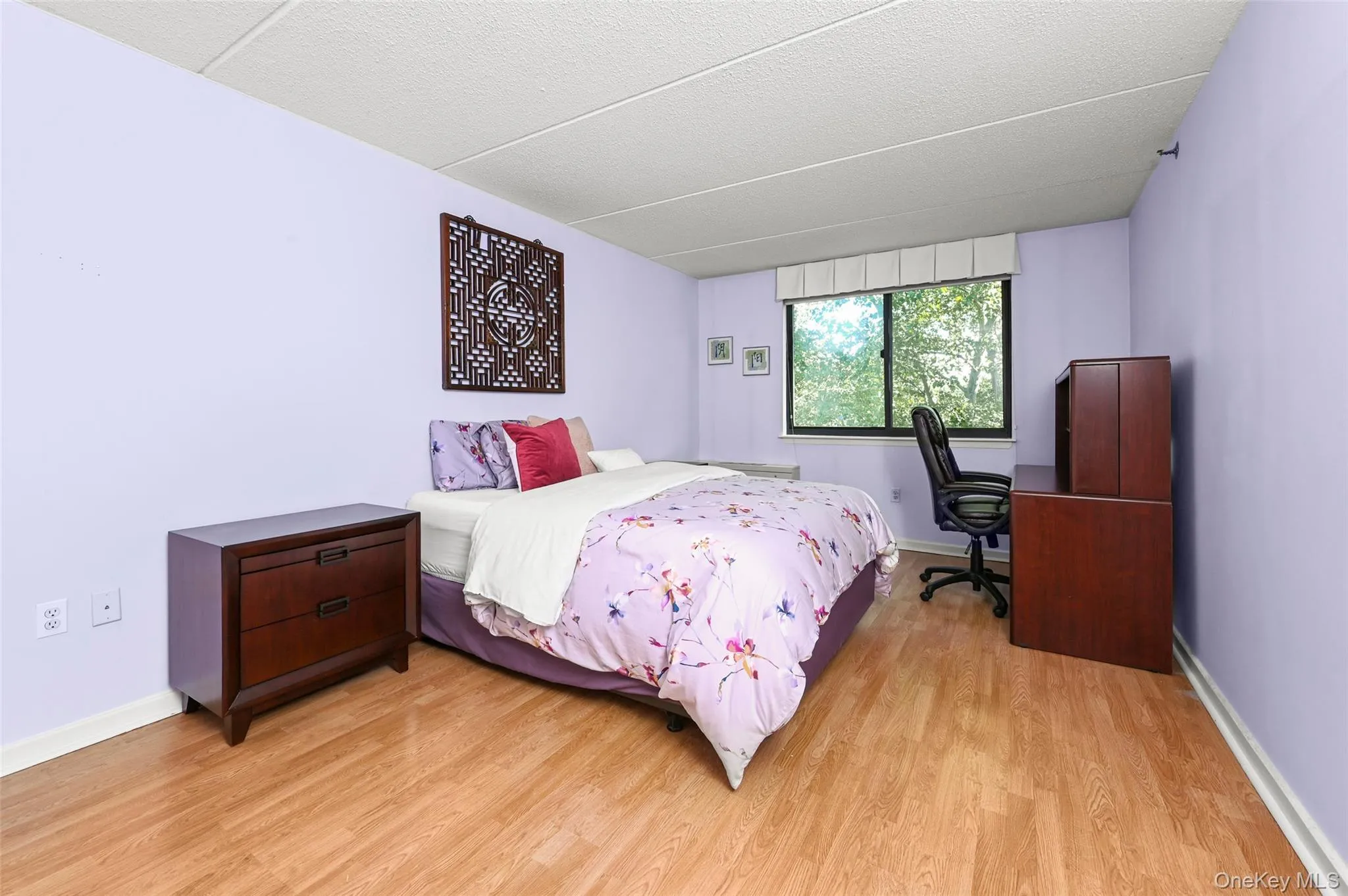 The primary bedroom is immense with space for an office area! The primary bedroom is immense with space for an office area!