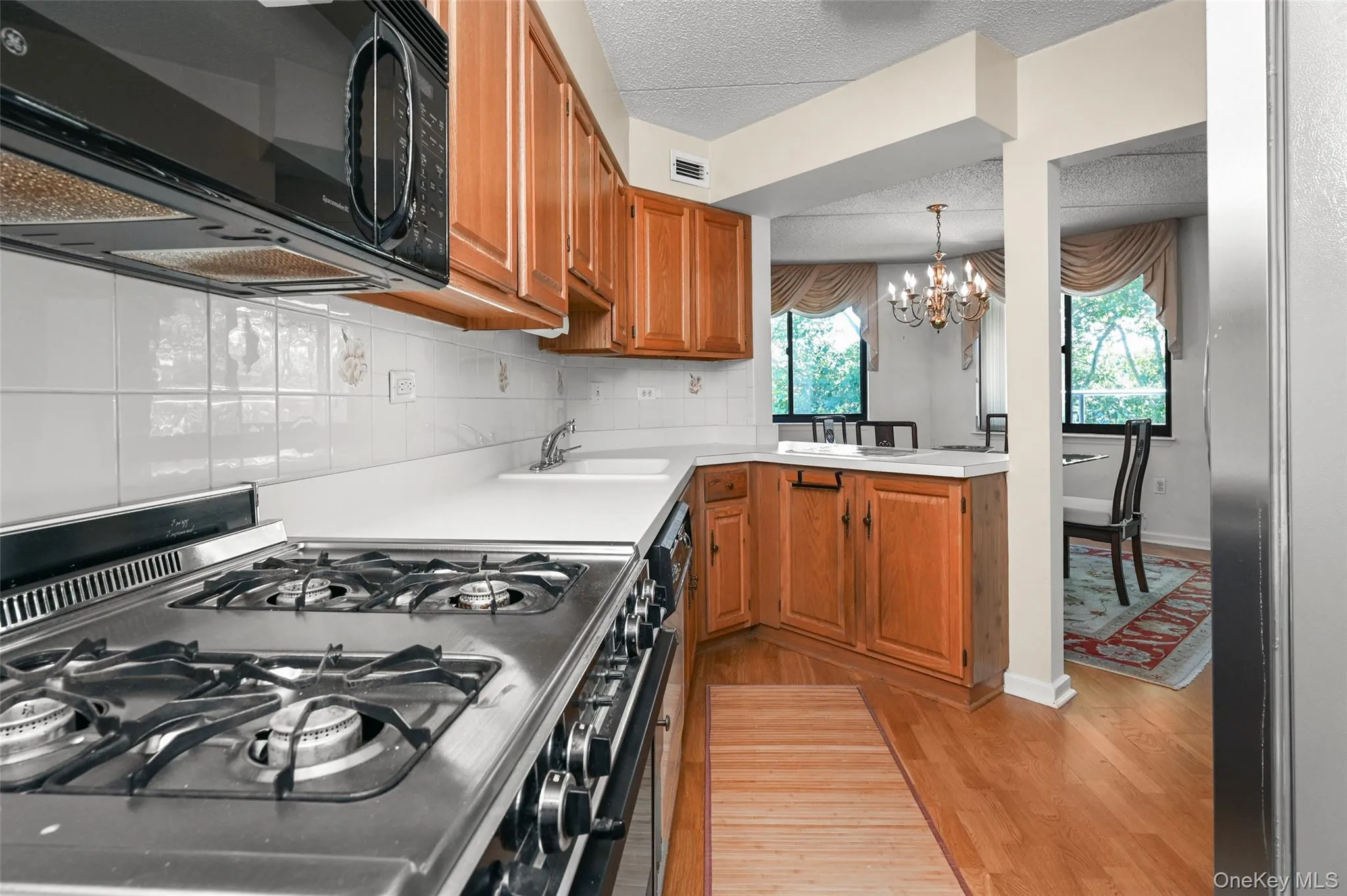 Great for cooking and a new stainless refrigerator. Great for cooking and a new stainless refrigerator.