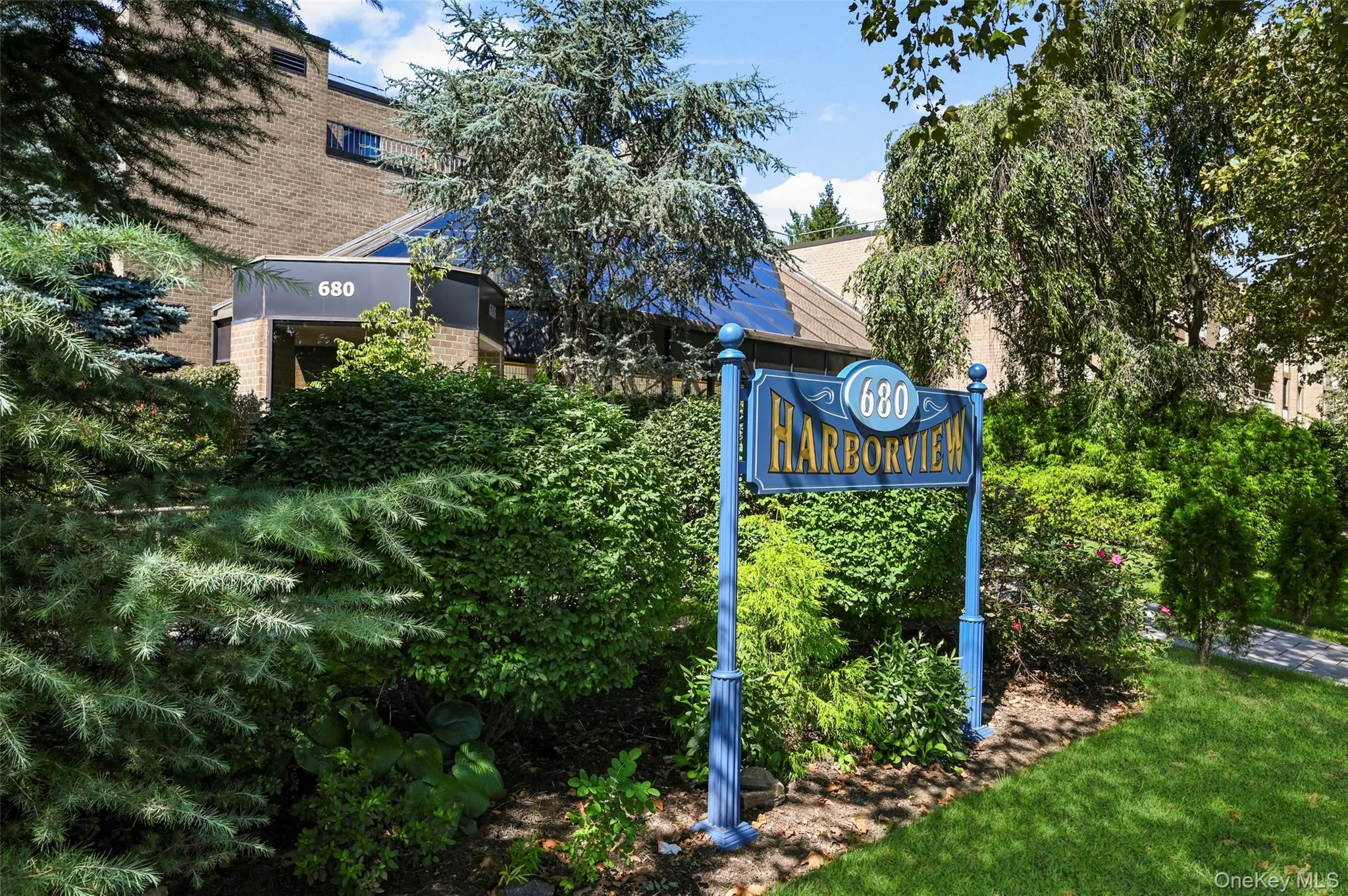 Welcome to Harborview Condominiums. Welcome to Harborview Condominiums.