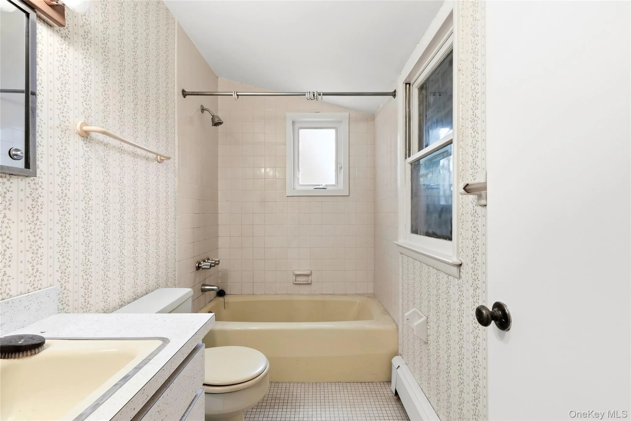 41 Shirley Street, Riverhead, NY, 3 Bedrooms Bedrooms, 8 Rooms Rooms,3 BathroomsBathrooms,Residential,For Rent,Shirley,0,1045215 41 Shirley Street, Riverhead, NY, 3 Bedrooms Bedrooms, 8 Rooms Rooms,3 BathroomsBathrooms,Residential,For Rent,Shirley,0,1045215