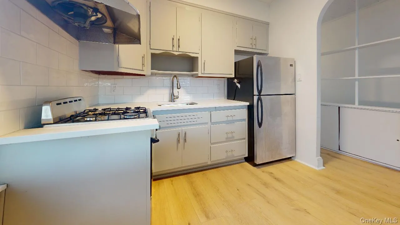 96-29 72nd Road, New York, NY, 1 Bedroom Bedrooms, 3 Rooms Rooms,1 BathroomBathrooms,Residential Lease,For Rent,72nd,0,1045217 96-29 72nd Road, New York, NY, 1 Bedroom Bedrooms, 3 Rooms Rooms,1 BathroomBathrooms,Residential Lease,For Rent,72nd,0,1045217