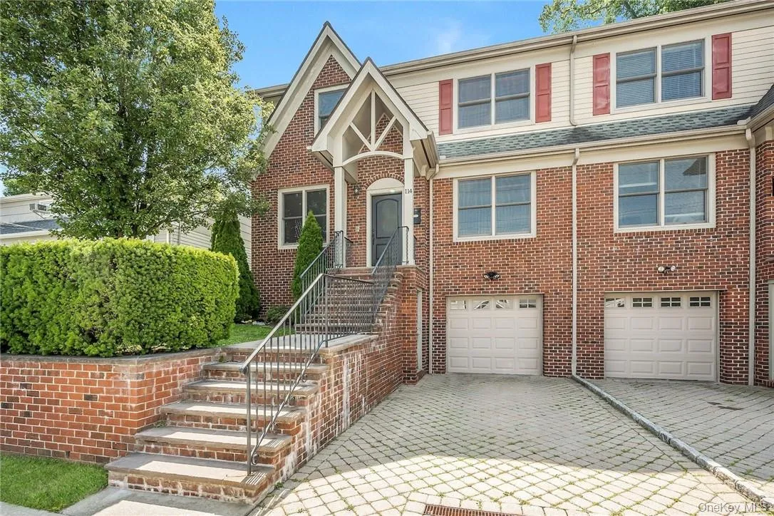 114 Lincoln Avenue, Harrison, NY, 4 Bedrooms Bedrooms, 8 Rooms Rooms,3 BathroomsBathrooms,Residential Lease,For Rent,Lincoln,0,1045226 114 Lincoln Avenue, Harrison, NY, 4 Bedrooms Bedrooms, 8 Rooms Rooms,3 BathroomsBathrooms,Residential Lease,For Rent,Lincoln,0,1045226