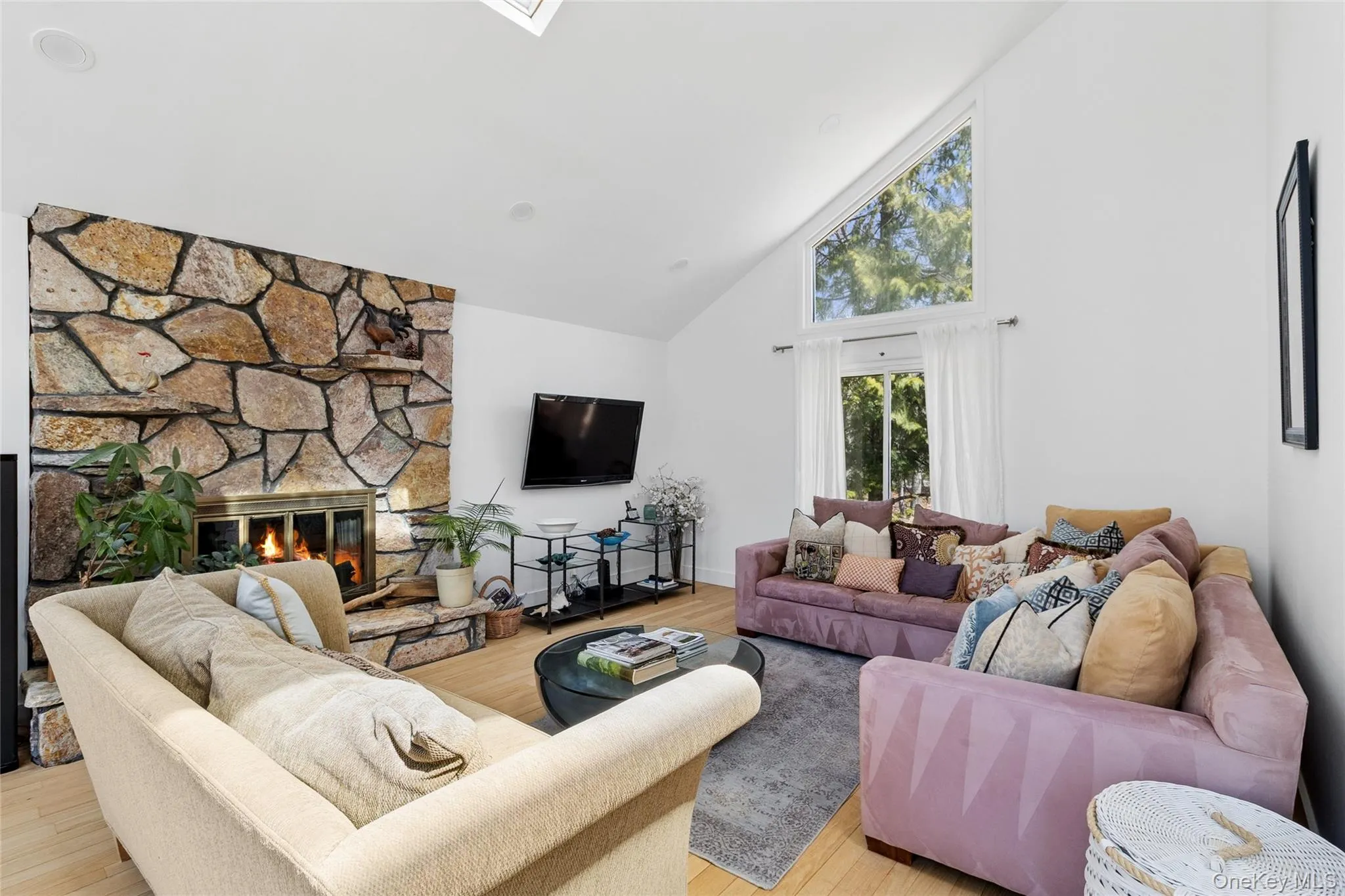 44 Diane Drive, East Hampton, NY, 4 Bedrooms Bedrooms, 6 Rooms Rooms,2 BathroomsBathrooms,Residential Lease,For Rent,Diane,0,1045230 44 Diane Drive, East Hampton, NY, 4 Bedrooms Bedrooms, 6 Rooms Rooms,2 BathroomsBathrooms,Residential Lease,For Rent,Diane,0,1045230