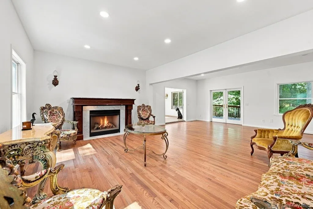 48 Private Road, Riverhead, NY, 4 Bedrooms Bedrooms, 10 Rooms Rooms,2 BathroomsBathrooms,Residential,For Rent,Private,0,1045233 48 Private Road, Riverhead, NY, 4 Bedrooms Bedrooms, 10 Rooms Rooms,2 BathroomsBathrooms,Residential,For Rent,Private,0,1045233