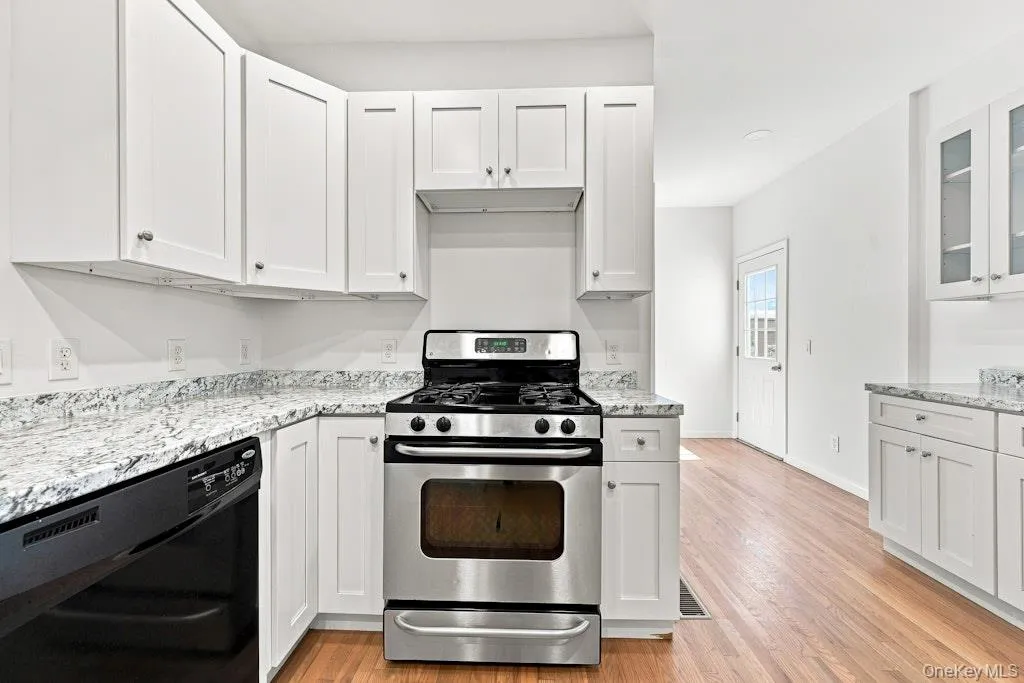 48 Private Road, Riverhead, NY, 4 Bedrooms Bedrooms, 10 Rooms Rooms,2 BathroomsBathrooms,Residential,For Rent,Private,0,1045233 48 Private Road, Riverhead, NY, 4 Bedrooms Bedrooms, 10 Rooms Rooms,2 BathroomsBathrooms,Residential,For Rent,Private,0,1045233