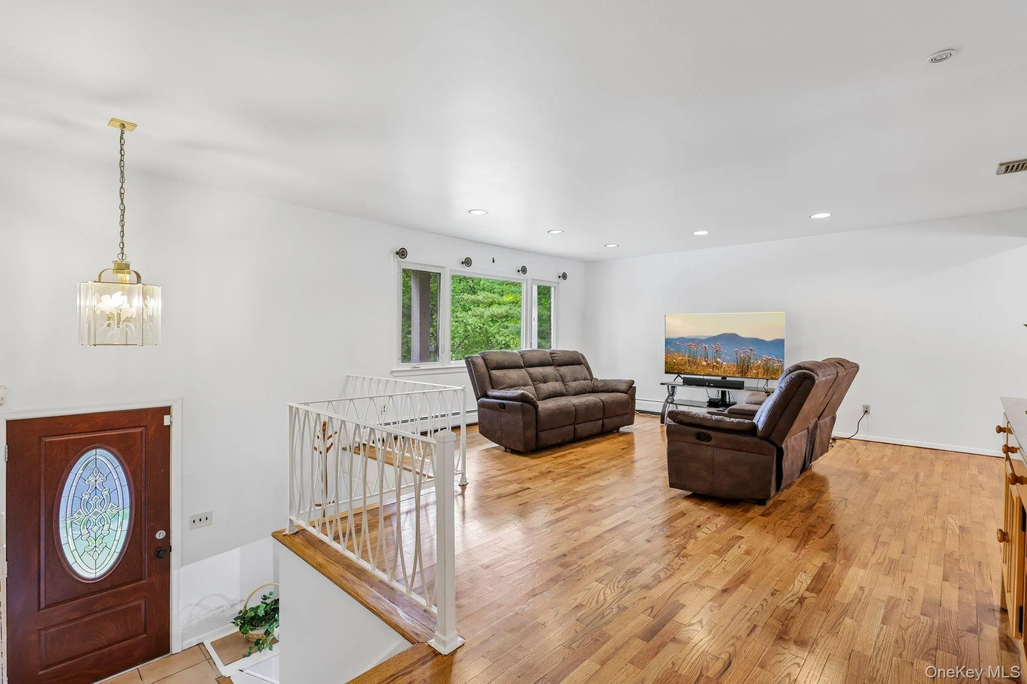 82 Branchville Road, Clarkstown, NY, 5 Bedrooms Bedrooms, 11 Rooms Rooms,3 BathroomsBathrooms,Residential,For Rent,Branchville,0,1045240 82 Branchville Road, Clarkstown, NY, 5 Bedrooms Bedrooms, 11 Rooms Rooms,3 BathroomsBathrooms,Residential,For Rent,Branchville,0,1045240