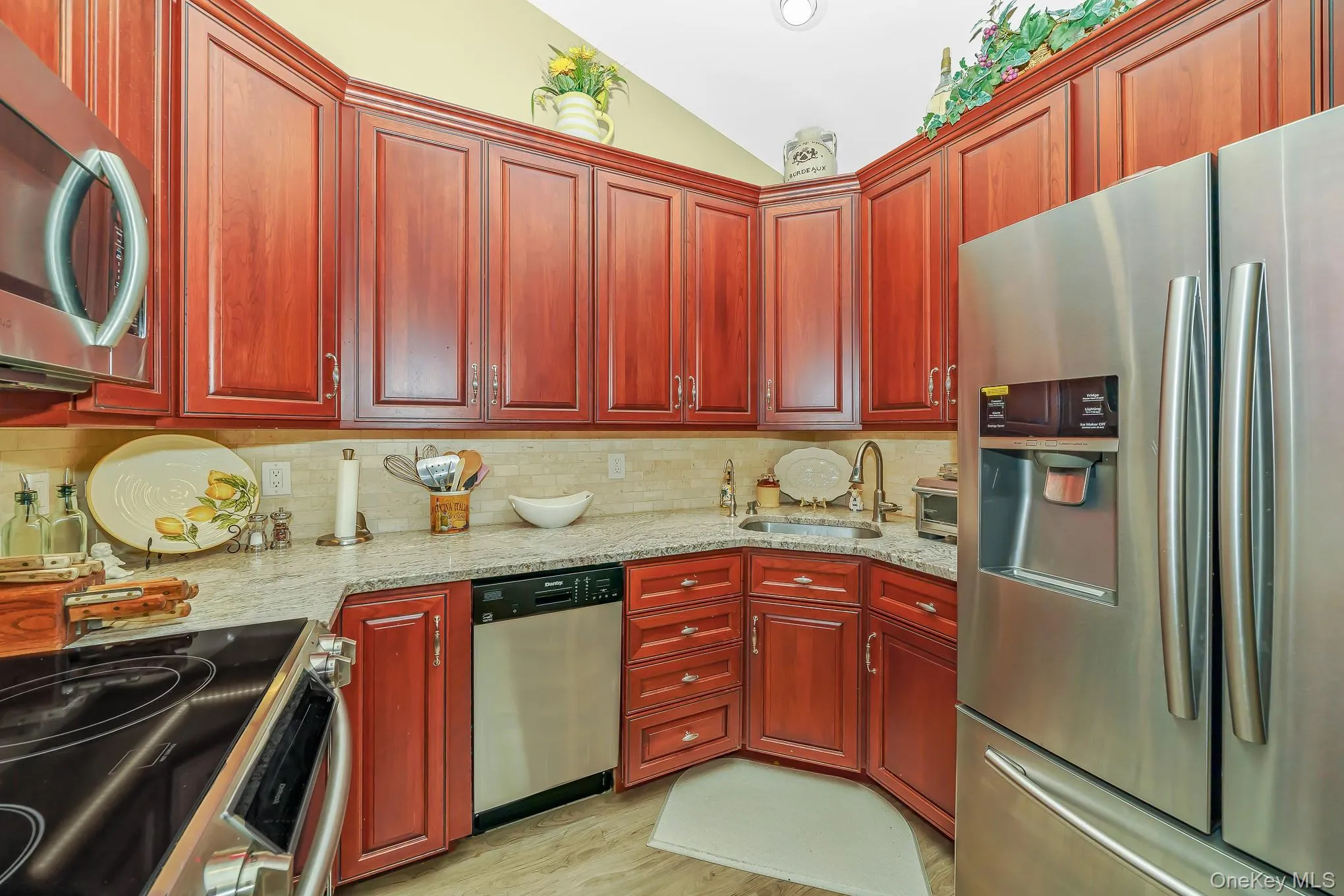 30 Sarah Court, Babylon, NY, 2 Bedrooms Bedrooms, 5 Rooms Rooms,2 BathroomsBathrooms,Residential,For Rent,Sarah,0,1045244 30 Sarah Court, Babylon, NY, 2 Bedrooms Bedrooms, 5 Rooms Rooms,2 BathroomsBathrooms,Residential,For Rent,Sarah,0,1045244