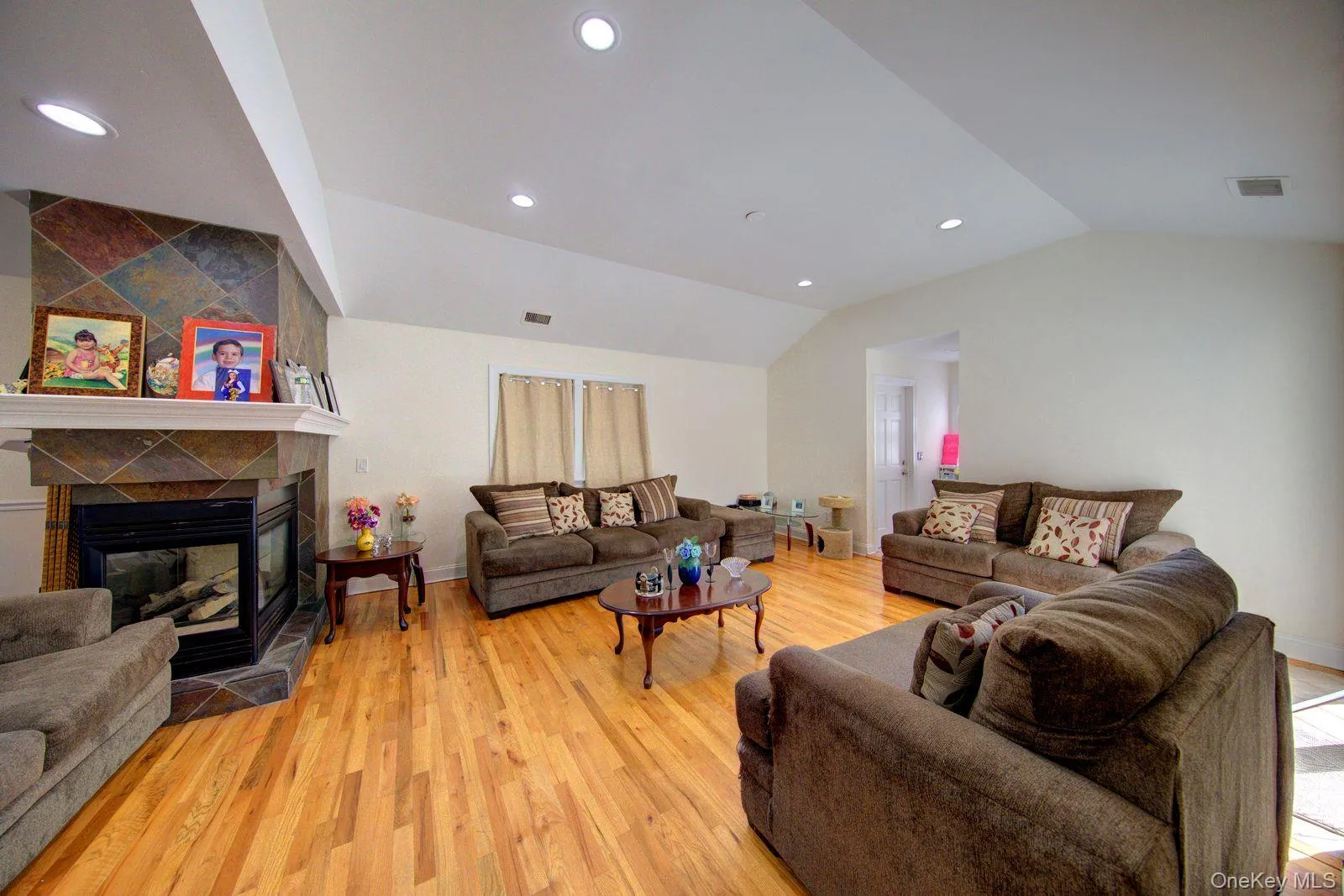 97 Chestnut Street, Brookhaven, NY, 6 Bedrooms Bedrooms, 13 Rooms Rooms,5 BathroomsBathrooms,Residential,For Rent,Chestnut,0,1045245 97 Chestnut Street, Brookhaven, NY, 6 Bedrooms Bedrooms, 13 Rooms Rooms,5 BathroomsBathrooms,Residential,For Rent,Chestnut,0,1045245