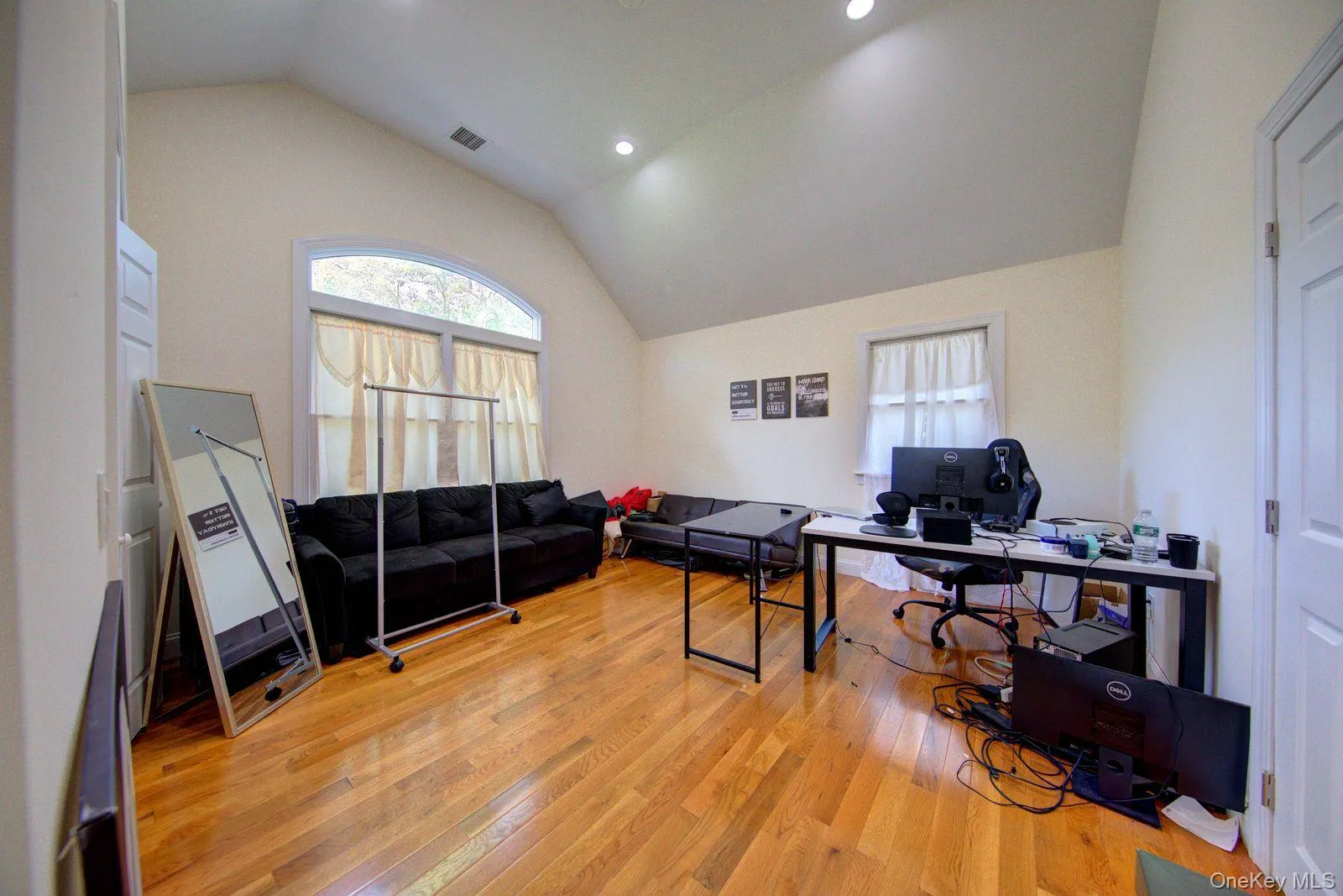 97 Chestnut Street, Brookhaven, NY, 6 Bedrooms Bedrooms, 13 Rooms Rooms,5 BathroomsBathrooms,Residential,For Rent,Chestnut,0,1045245 97 Chestnut Street, Brookhaven, NY, 6 Bedrooms Bedrooms, 13 Rooms Rooms,5 BathroomsBathrooms,Residential,For Rent,Chestnut,0,1045245