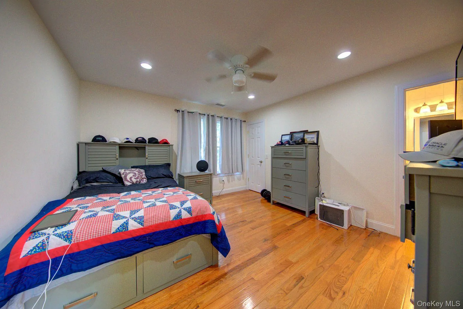 97 Chestnut Street, Brookhaven, NY, 6 Bedrooms Bedrooms, 13 Rooms Rooms,5 BathroomsBathrooms,Residential,For Rent,Chestnut,0,1045245 97 Chestnut Street, Brookhaven, NY, 6 Bedrooms Bedrooms, 13 Rooms Rooms,5 BathroomsBathrooms,Residential,For Rent,Chestnut,0,1045245