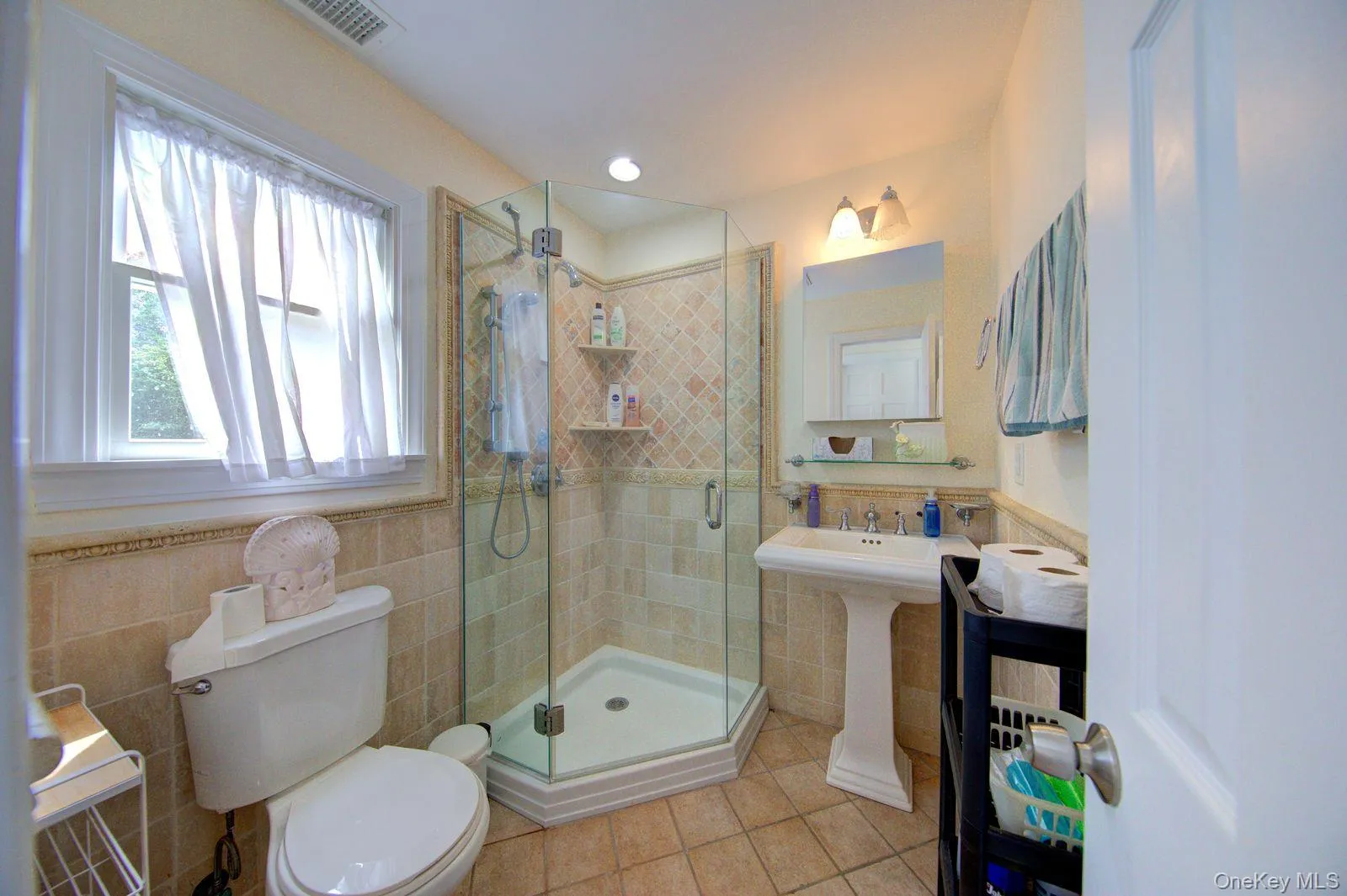 97 Chestnut Street, Brookhaven, NY, 6 Bedrooms Bedrooms, 13 Rooms Rooms,5 BathroomsBathrooms,Residential,For Rent,Chestnut,0,1045245 97 Chestnut Street, Brookhaven, NY, 6 Bedrooms Bedrooms, 13 Rooms Rooms,5 BathroomsBathrooms,Residential,For Rent,Chestnut,0,1045245