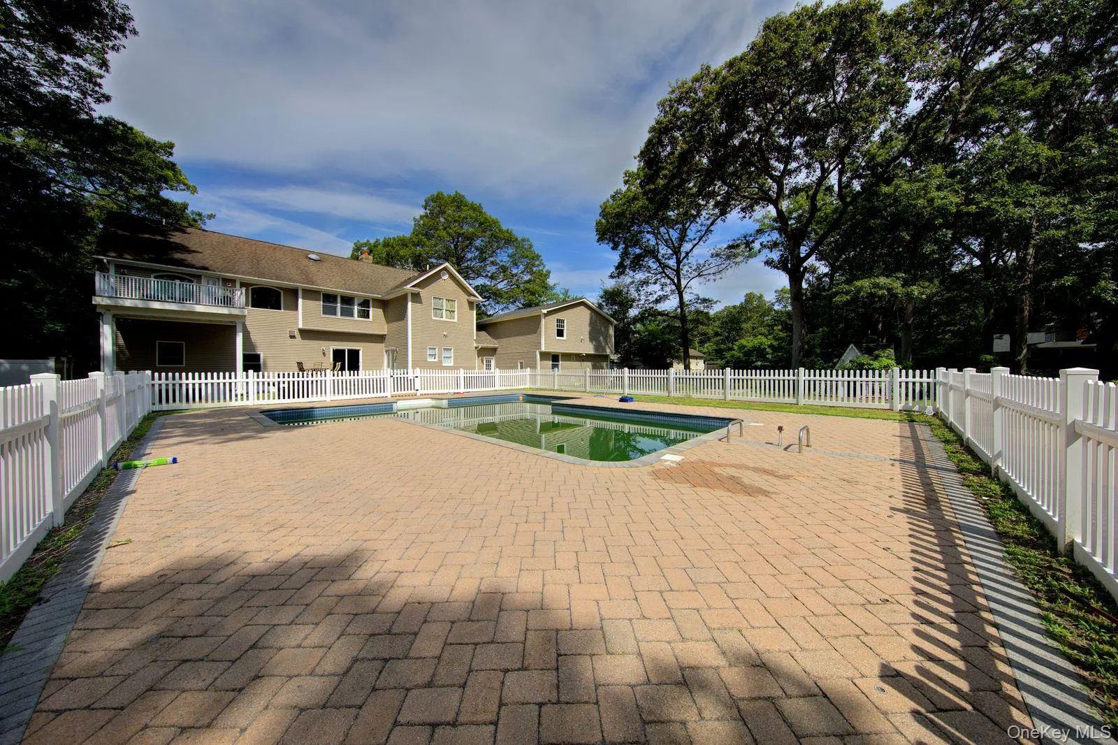 97 Chestnut Street, Brookhaven, NY, 6 Bedrooms Bedrooms, 13 Rooms Rooms,5 BathroomsBathrooms,Residential,For Rent,Chestnut,0,1045245 97 Chestnut Street, Brookhaven, NY, 6 Bedrooms Bedrooms, 13 Rooms Rooms,5 BathroomsBathrooms,Residential,For Rent,Chestnut,0,1045245