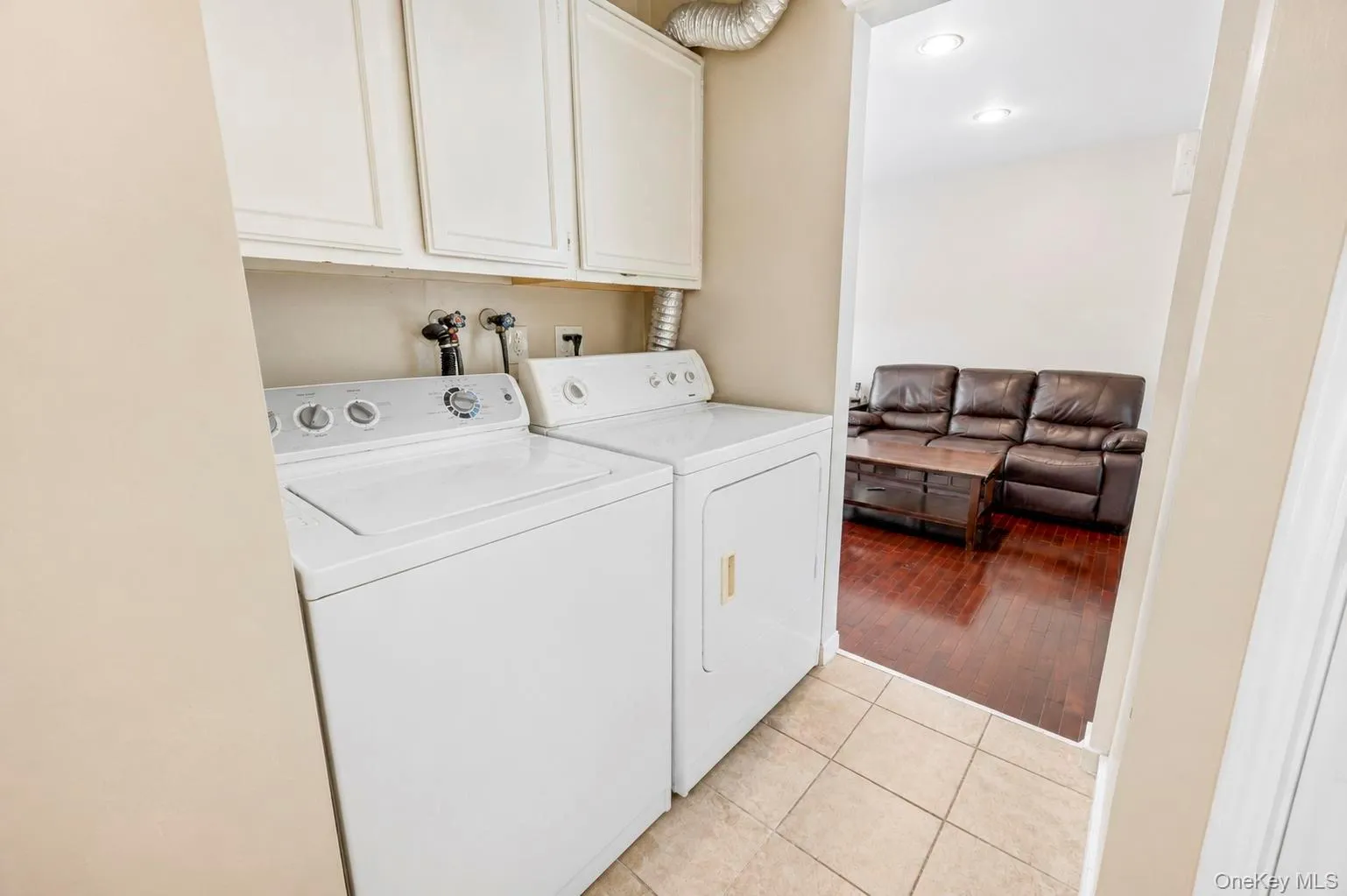 5 Cathy Lane, North Hempstead, NY, 4 Bedrooms Bedrooms, 9 Rooms Rooms,2 BathroomsBathrooms,Residential,For Rent,Cathy,0,1045252 5 Cathy Lane, North Hempstead, NY, 4 Bedrooms Bedrooms, 9 Rooms Rooms,2 BathroomsBathrooms,Residential,For Rent,Cathy,0,1045252