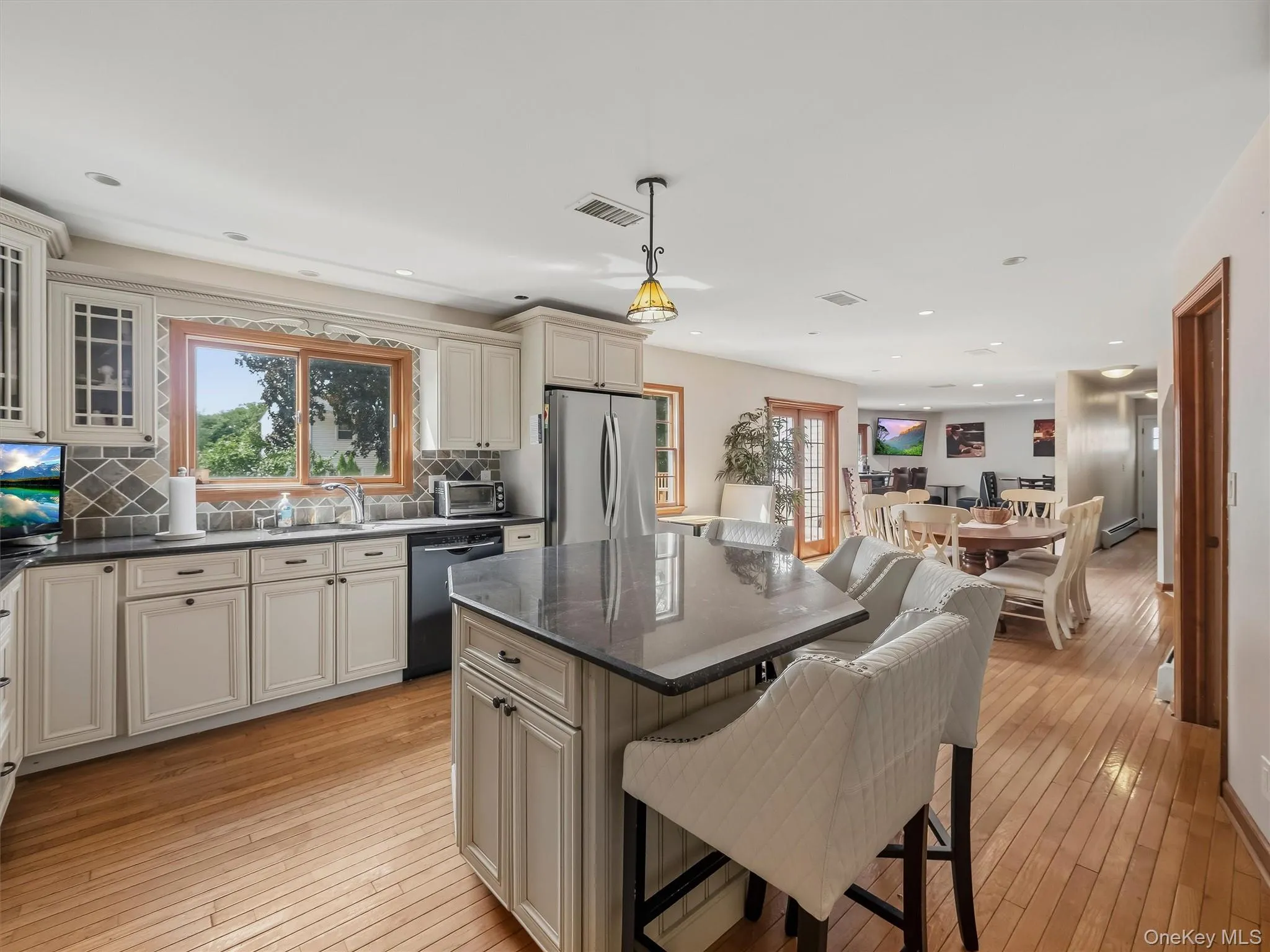 21 Argow Place, Clarkstown, NY, 5 Bedrooms Bedrooms, 10 Rooms Rooms,3 BathroomsBathrooms,Residential,For Rent,Argow,0,1045259 21 Argow Place, Clarkstown, NY, 5 Bedrooms Bedrooms, 10 Rooms Rooms,3 BathroomsBathrooms,Residential,For Rent,Argow,0,1045259