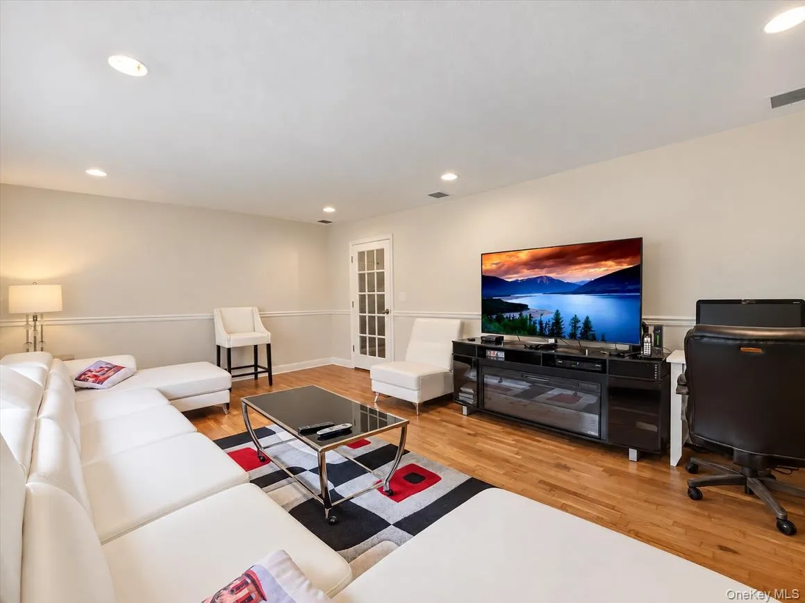 21 Argow Place, Clarkstown, NY, 5 Bedrooms Bedrooms, 10 Rooms Rooms,3 BathroomsBathrooms,Residential,For Rent,Argow,0,1045259 21 Argow Place, Clarkstown, NY, 5 Bedrooms Bedrooms, 10 Rooms Rooms,3 BathroomsBathrooms,Residential,For Rent,Argow,0,1045259