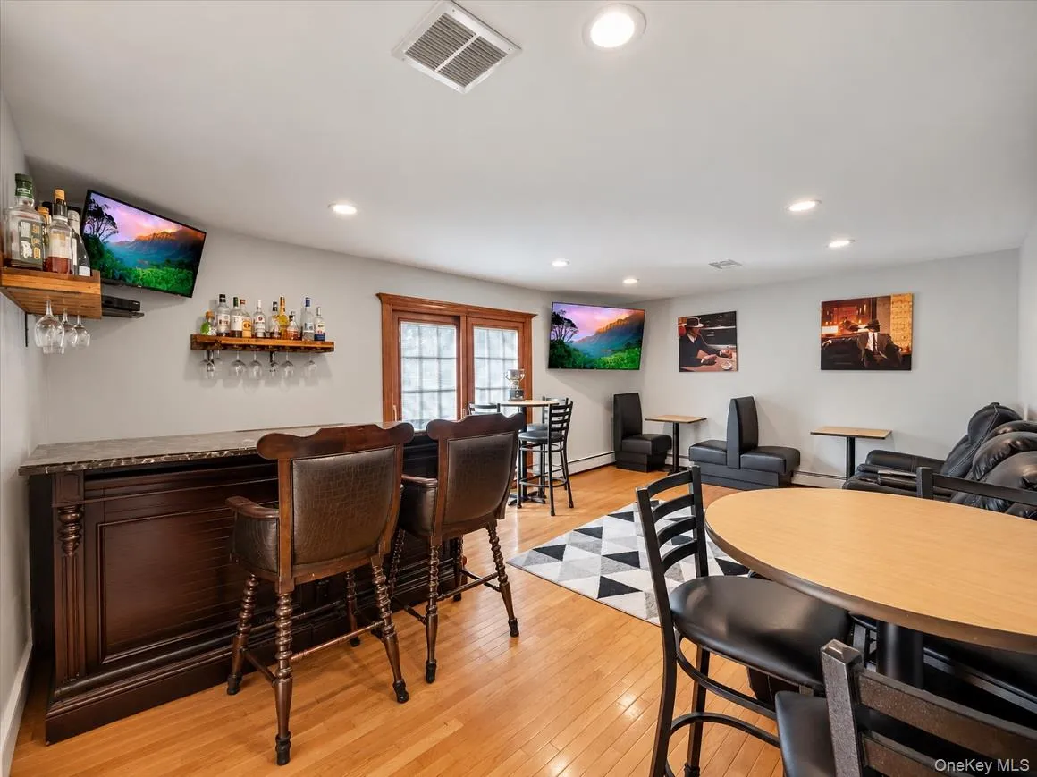 21 Argow Place, Clarkstown, NY, 5 Bedrooms Bedrooms, 10 Rooms Rooms,3 BathroomsBathrooms,Residential,For Rent,Argow,0,1045259 21 Argow Place, Clarkstown, NY, 5 Bedrooms Bedrooms, 10 Rooms Rooms,3 BathroomsBathrooms,Residential,For Rent,Argow,0,1045259