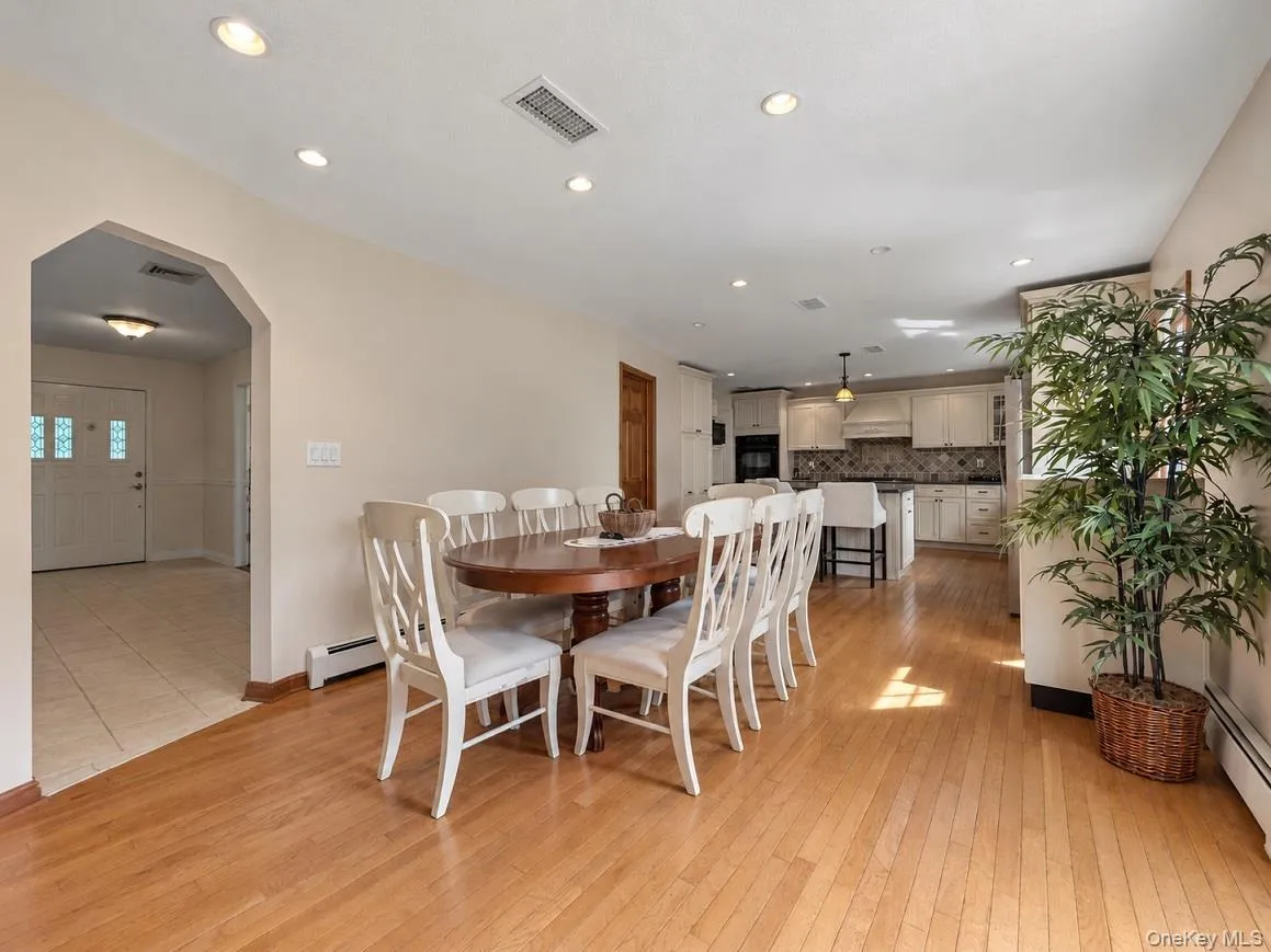 21 Argow Place, Clarkstown, NY, 5 Bedrooms Bedrooms, 10 Rooms Rooms,3 BathroomsBathrooms,Residential,For Rent,Argow,0,1045259 21 Argow Place, Clarkstown, NY, 5 Bedrooms Bedrooms, 10 Rooms Rooms,3 BathroomsBathrooms,Residential,For Rent,Argow,0,1045259