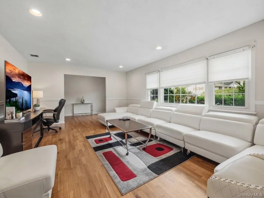 21 Argow Place, Clarkstown, NY, 5 Bedrooms Bedrooms, 10 Rooms Rooms,3 BathroomsBathrooms,Residential,For Rent,Argow,0,1045259 21 Argow Place, Clarkstown, NY, 5 Bedrooms Bedrooms, 10 Rooms Rooms,3 BathroomsBathrooms,Residential,For Rent,Argow,0,1045259