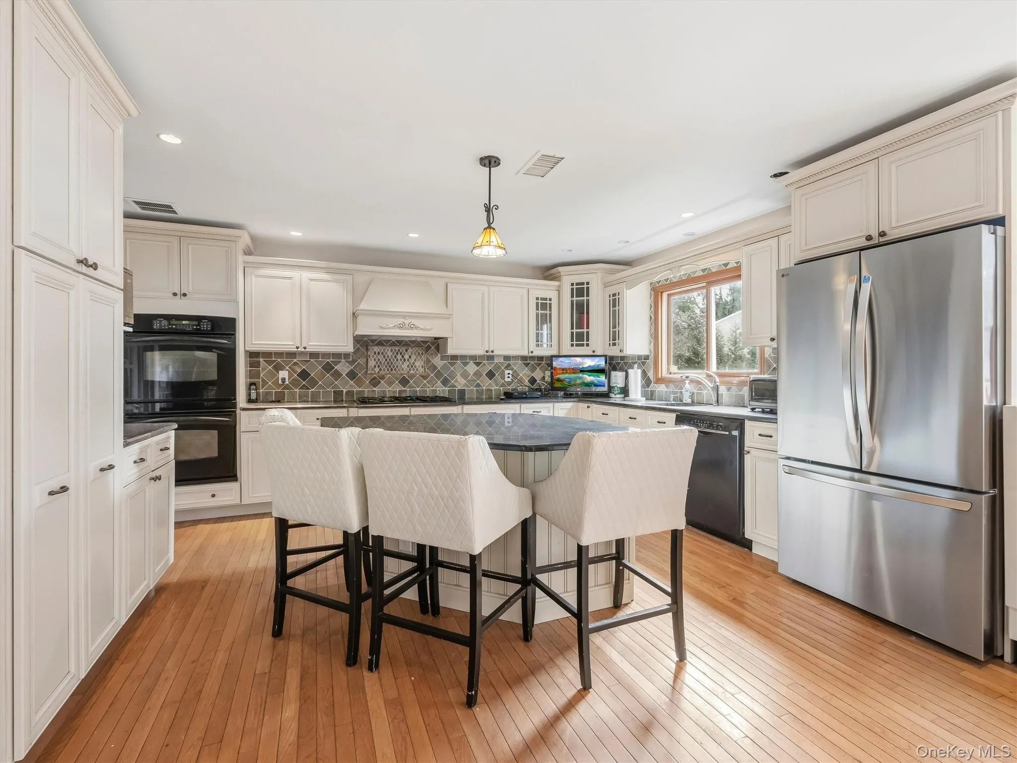 21 Argow Place, Clarkstown, NY, 5 Bedrooms Bedrooms, 10 Rooms Rooms,3 BathroomsBathrooms,Residential,For Rent,Argow,0,1045259 21 Argow Place, Clarkstown, NY, 5 Bedrooms Bedrooms, 10 Rooms Rooms,3 BathroomsBathrooms,Residential,For Rent,Argow,0,1045259