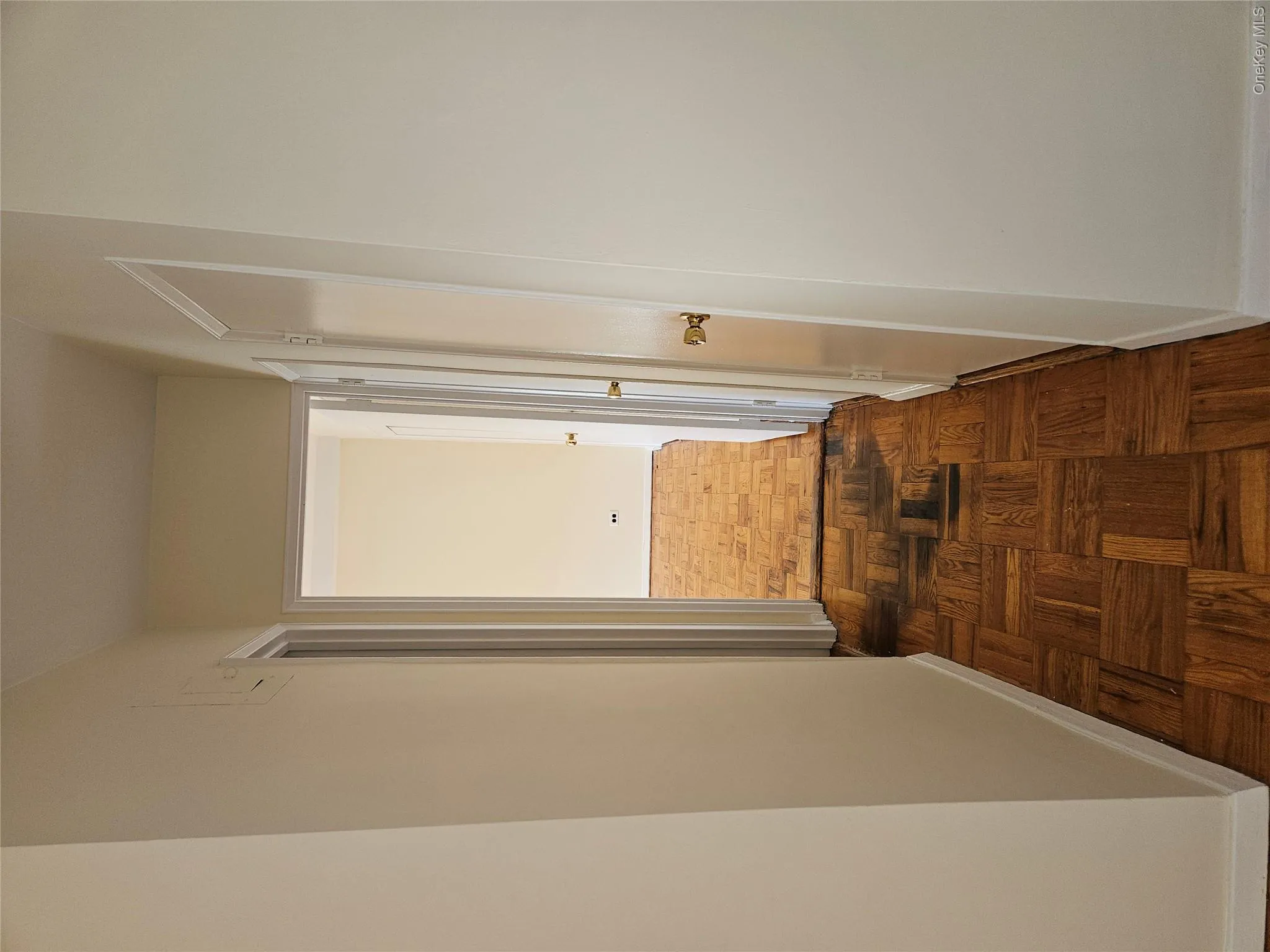 Hallway leading to the bathroom & bedroom. Hallway leading to the bathroom & bedroom.