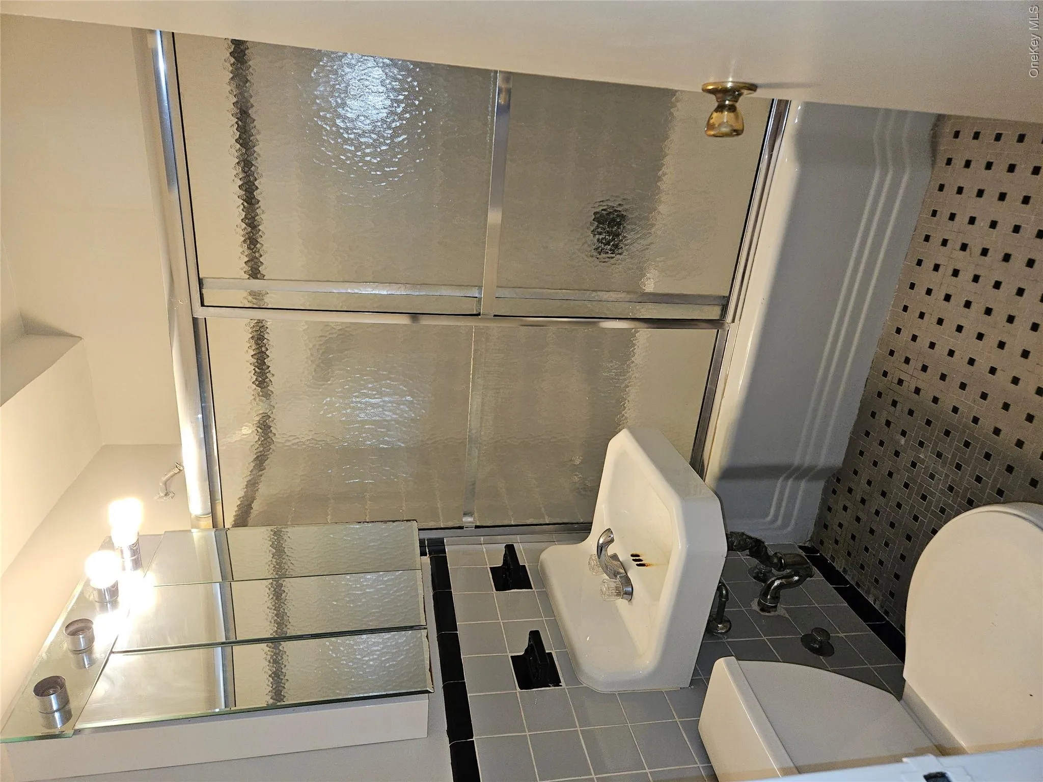 Bathroom. Bathroom.