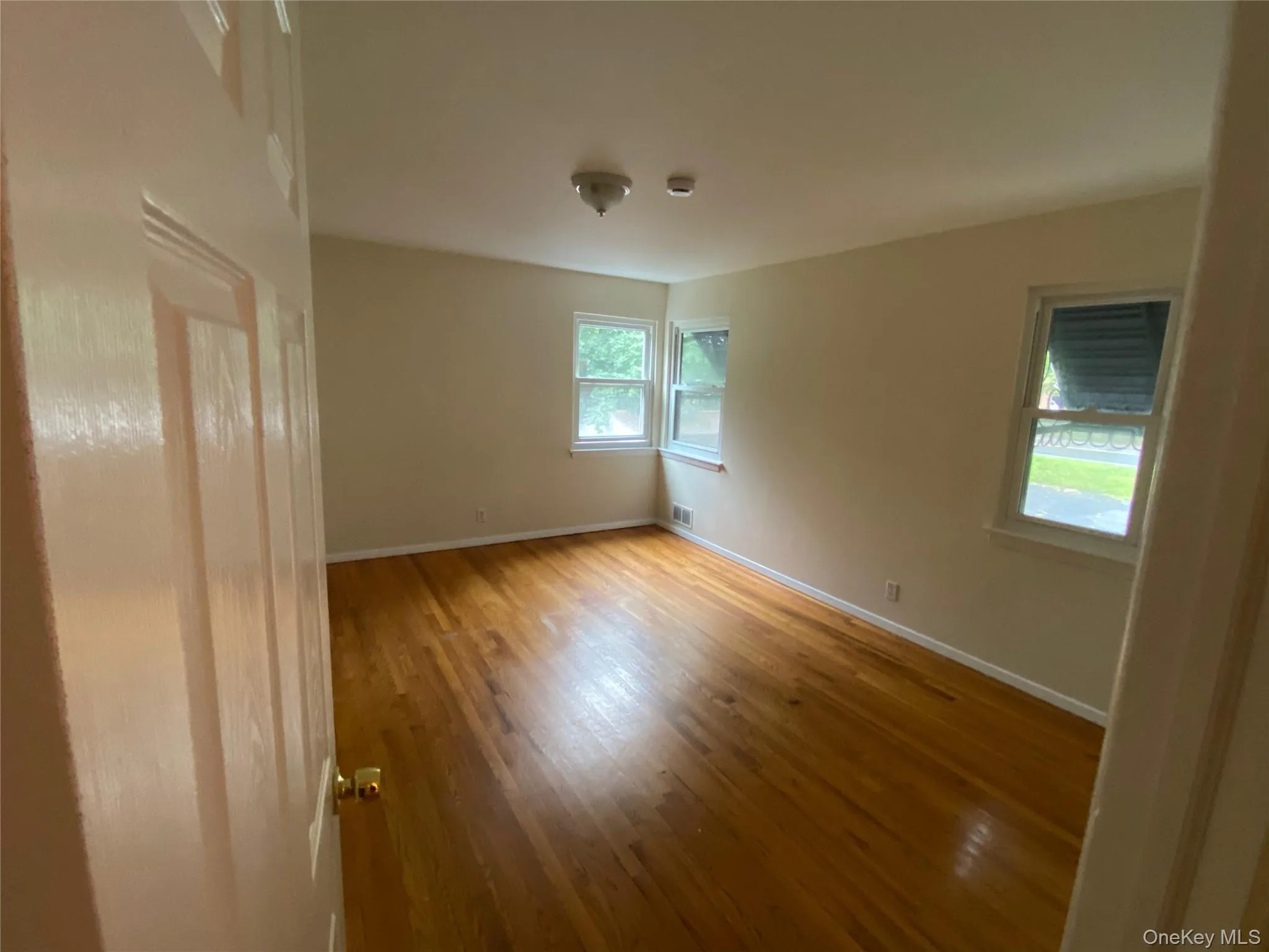 182 Middletown Road, Orangetown, NY, 3 Bedrooms Bedrooms, 5 Rooms Rooms,1 BathroomBathrooms,Residential Lease,For Rent,Middletown,0,1045270 182 Middletown Road, Orangetown, NY, 3 Bedrooms Bedrooms, 5 Rooms Rooms,1 BathroomBathrooms,Residential Lease,For Rent,Middletown,0,1045270