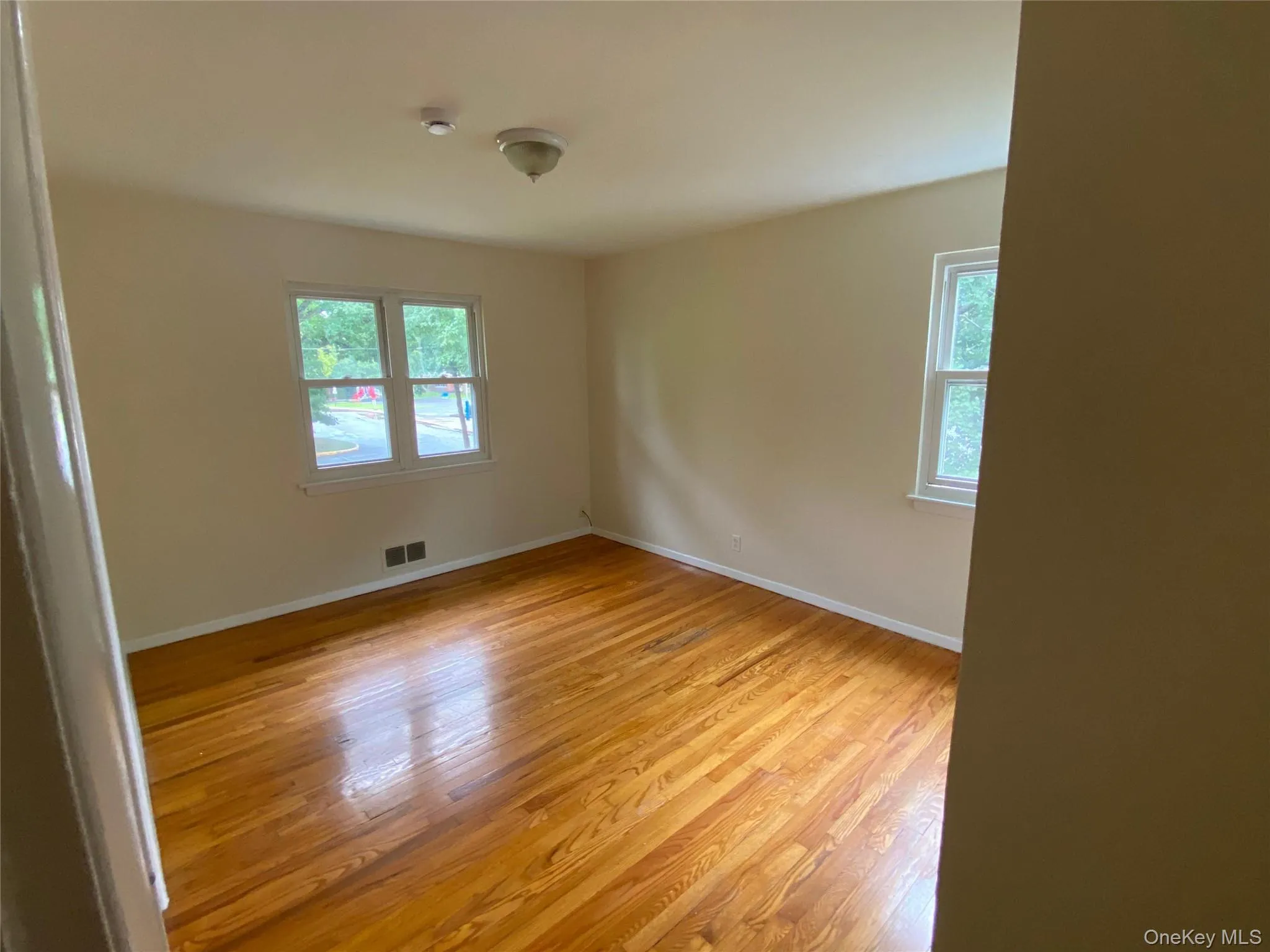 182 Middletown Road, Orangetown, NY, 3 Bedrooms Bedrooms, 5 Rooms Rooms,1 BathroomBathrooms,Residential Lease,For Rent,Middletown,0,1045270 182 Middletown Road, Orangetown, NY, 3 Bedrooms Bedrooms, 5 Rooms Rooms,1 BathroomBathrooms,Residential Lease,For Rent,Middletown,0,1045270