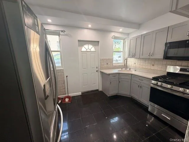 1041 216th Street, New York, NY, 3 Bedrooms Bedrooms, 5 Rooms Rooms,2 BathroomsBathrooms,Residential,For Rent,216th,0,1045273 1041 216th Street, New York, NY, 3 Bedrooms Bedrooms, 5 Rooms Rooms,2 BathroomsBathrooms,Residential,For Rent,216th,0,1045273